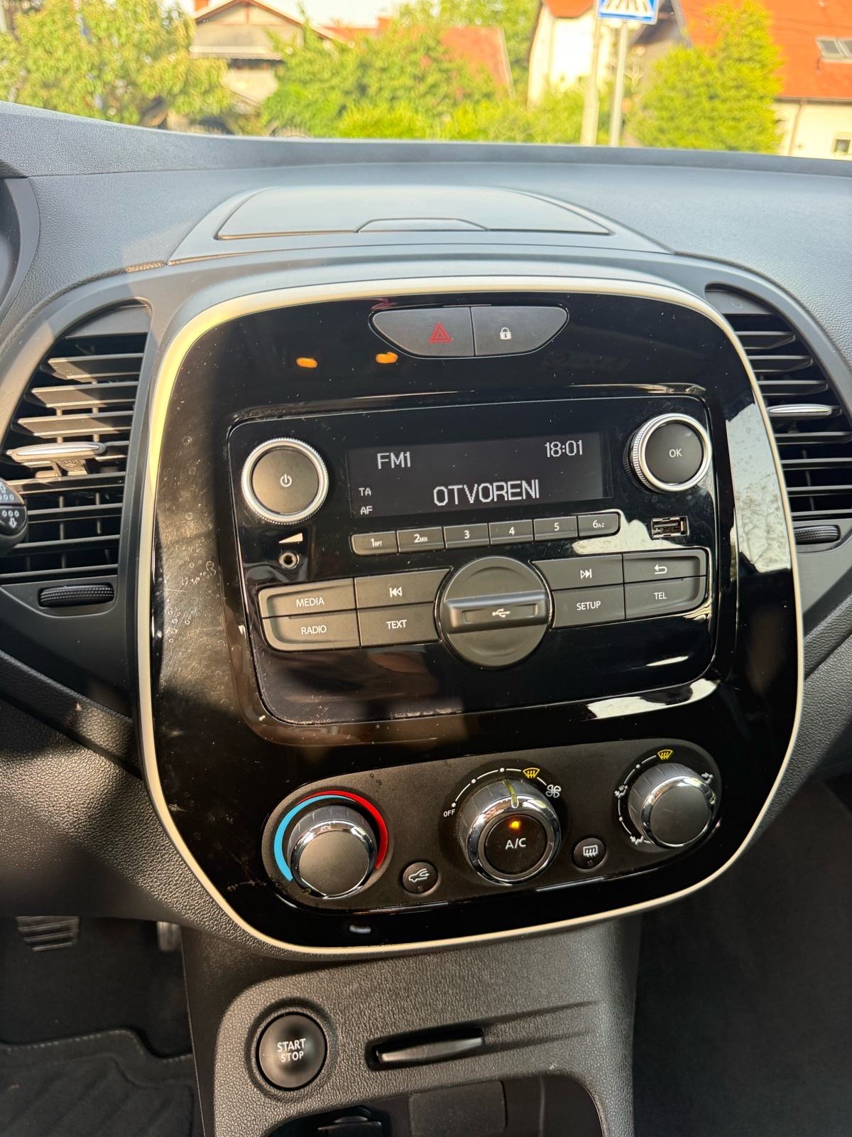 Renault Captur 0.9TCE*REDIZAJN*98TKM*TOP STANJE*, fotografija 15