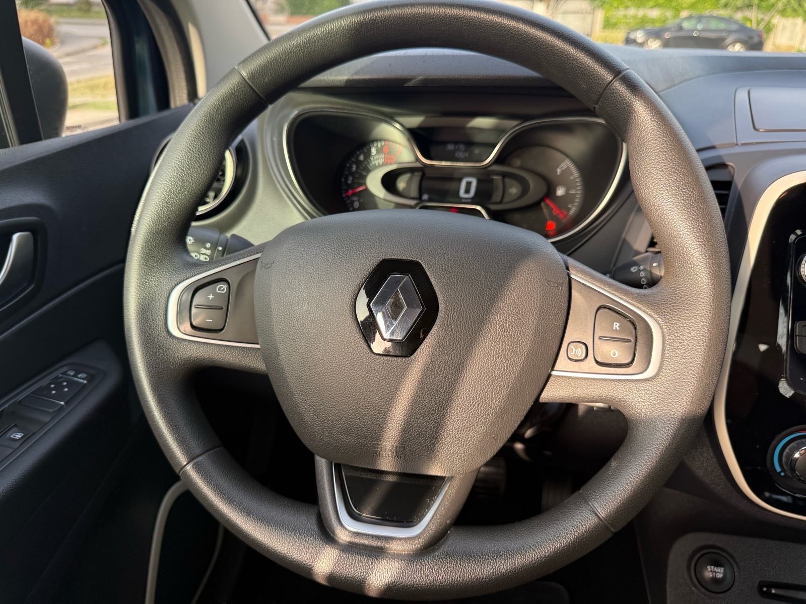 Renault Captur 0.9TCE*REDIZAJN*98TKM*TOP STANJE*, fotografija 14