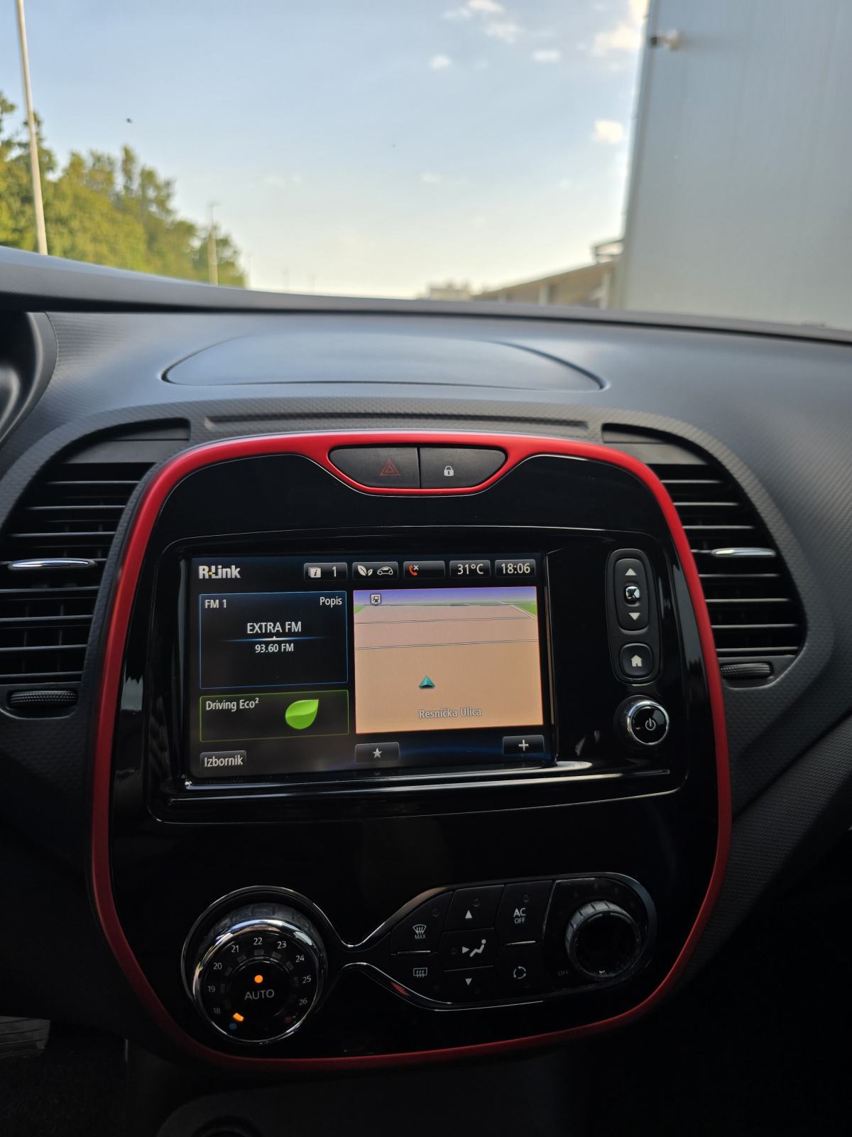 RENAULT CAPTUR 1.2i 120KS HELLY HANSEN * AUTOMATIK * ODLIČNO STANJE *, fotografija 14