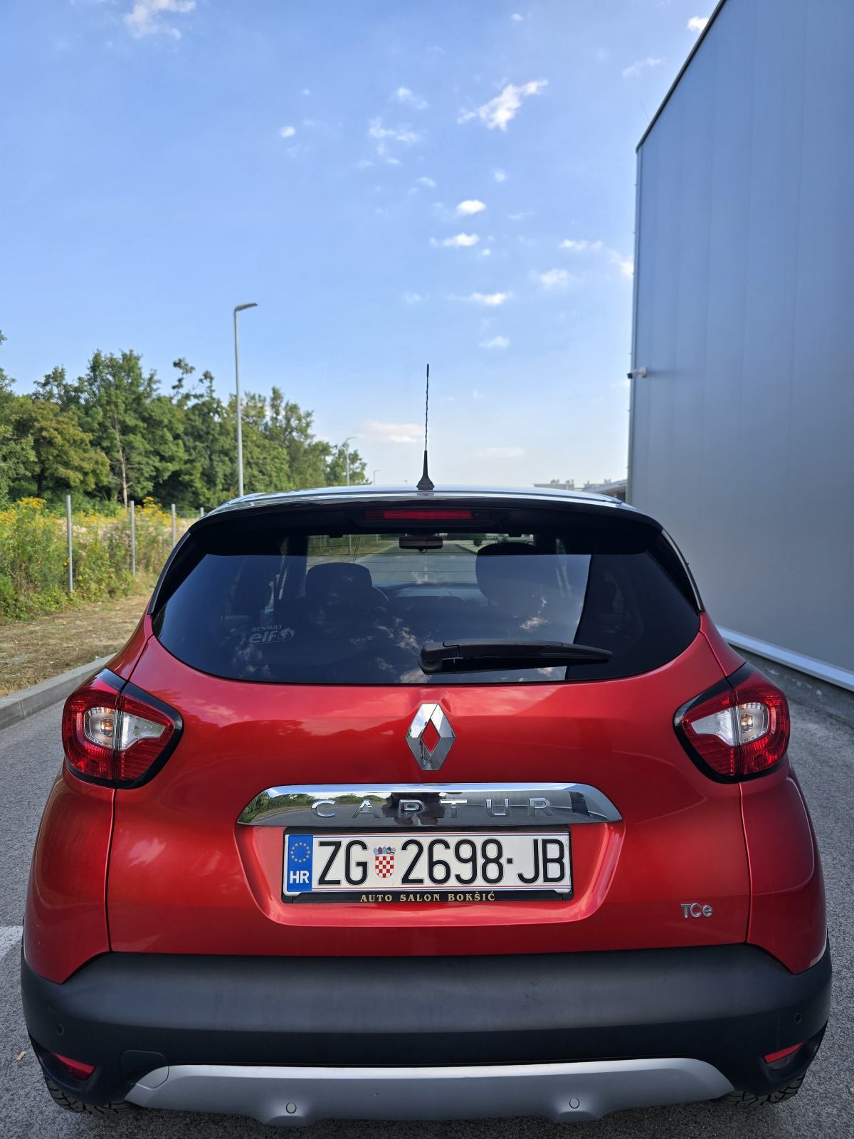RENAULT CAPTUR 1.2i 120KS HELLY HANSEN * AUTOMATIK * ODLIČNO STANJE *, fotografija 4