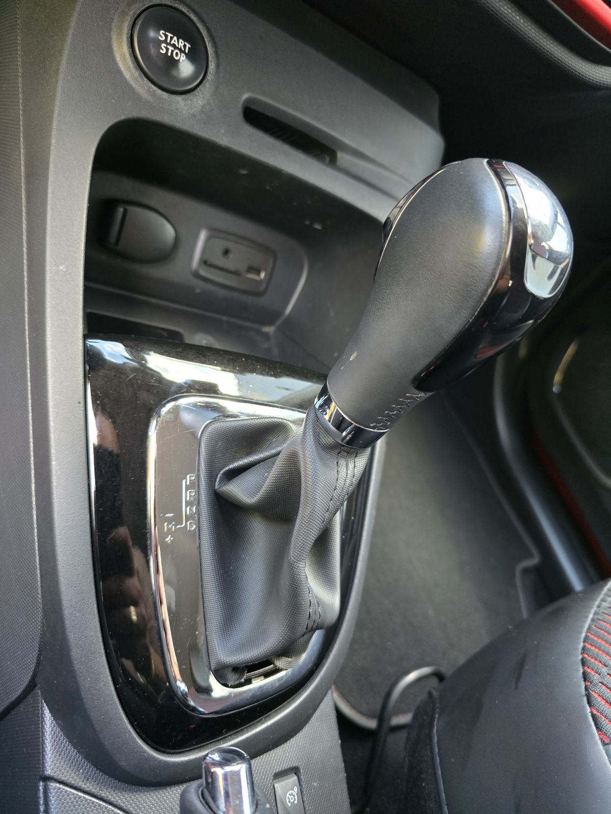 RENAULT CAPTUR 1.2i 120KS HELLY HANSEN * AUTOMATIK * ODLIČNO STANJE *, fotografija 17