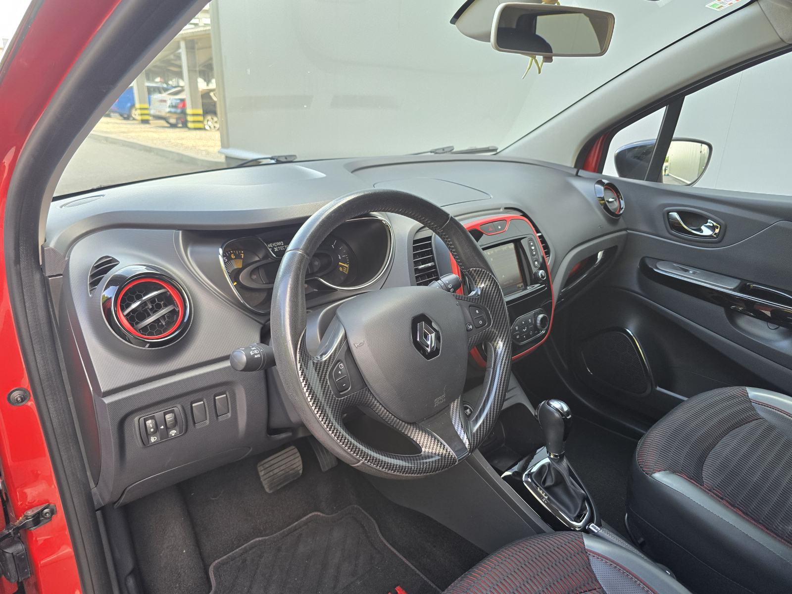 RENAULT CAPTUR 1.2i 120KS HELLY HANSEN * AUTOMATIK * ODLIČNO STANJE *, fotografija 12