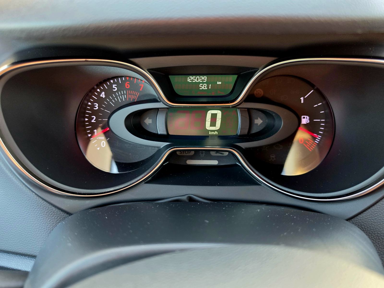 Renault Captur 1.3 BENZIN,ODLIČAN,,SERVISNA,125029KM, fotografija 9