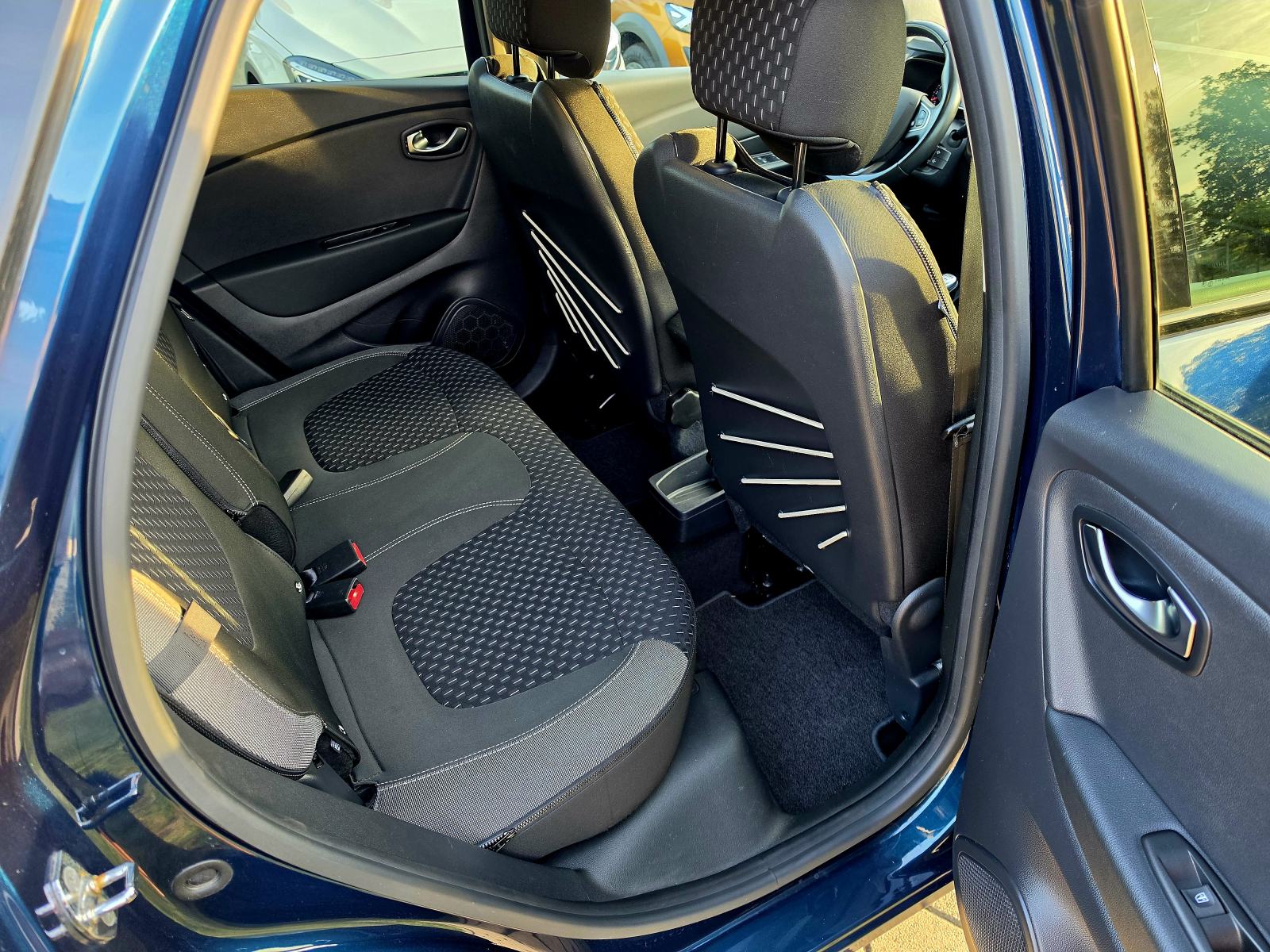 Renault Captur 1.3 BENZIN,ODLIČAN,,SERVISNA,125029KM, fotografija 16