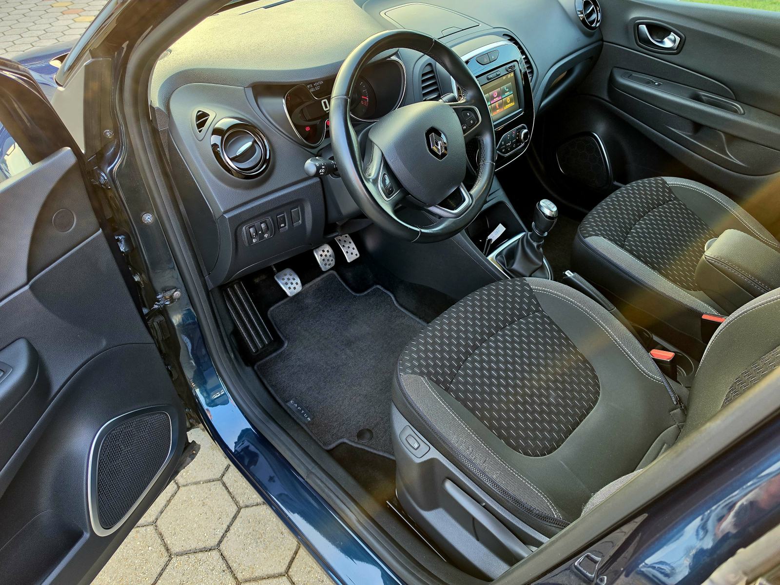 Renault Captur 1.3 BENZIN,ODLIČAN,,SERVISNA,125029KM, fotografija 13