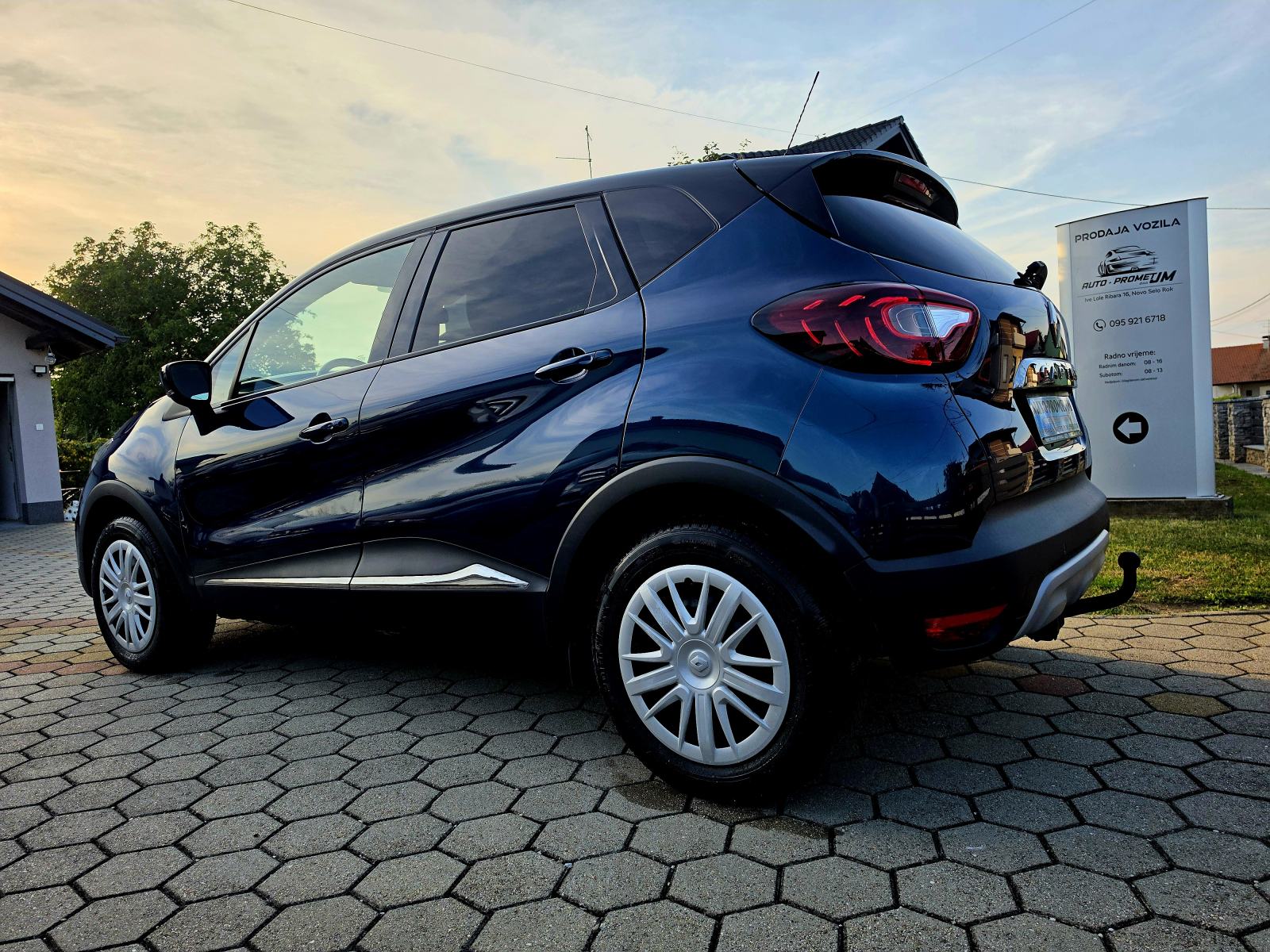Renault Captur 1.3 BENZIN,ODLIČAN,,SERVISNA,125029KM, fotografija 5