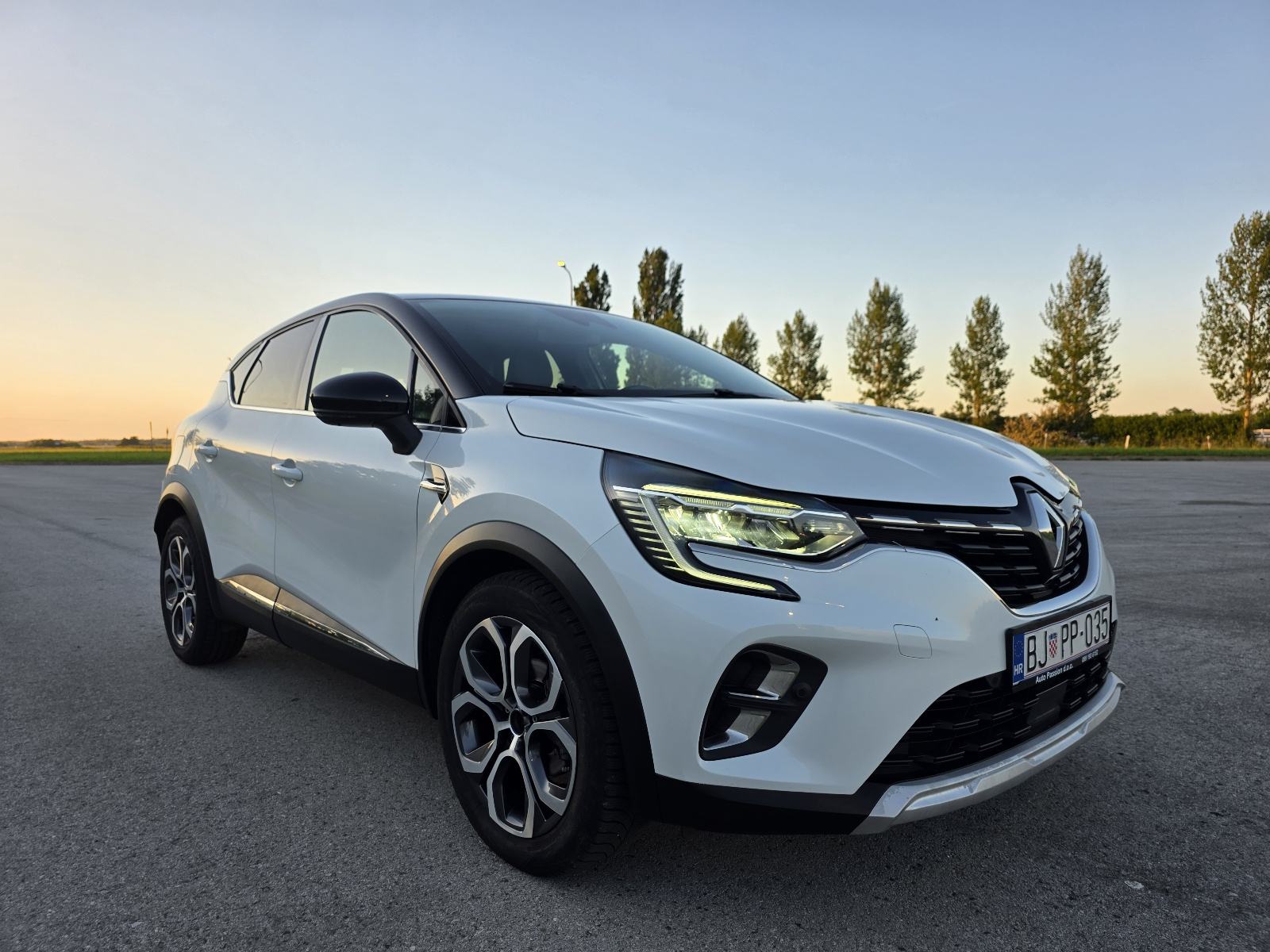 Renault Captur 1.3 TCe 160ks, Automatik EDC, Perla bijeli, INTENS, fotografija 2