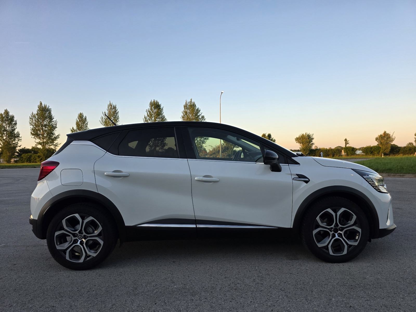 Renault Captur 1.3 TCe 160ks, Automatik EDC, Perla bijeli, INTENS, fotografija 3