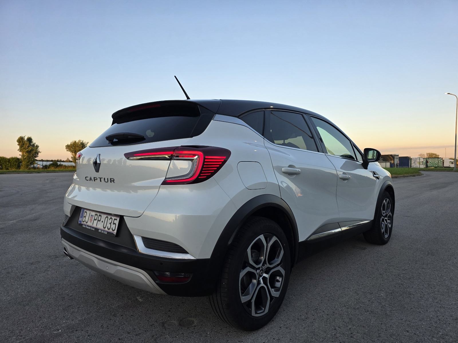 Renault Captur 1.3 TCe 160ks, Automatik EDC, Perla bijeli, INTENS, fotografija 5