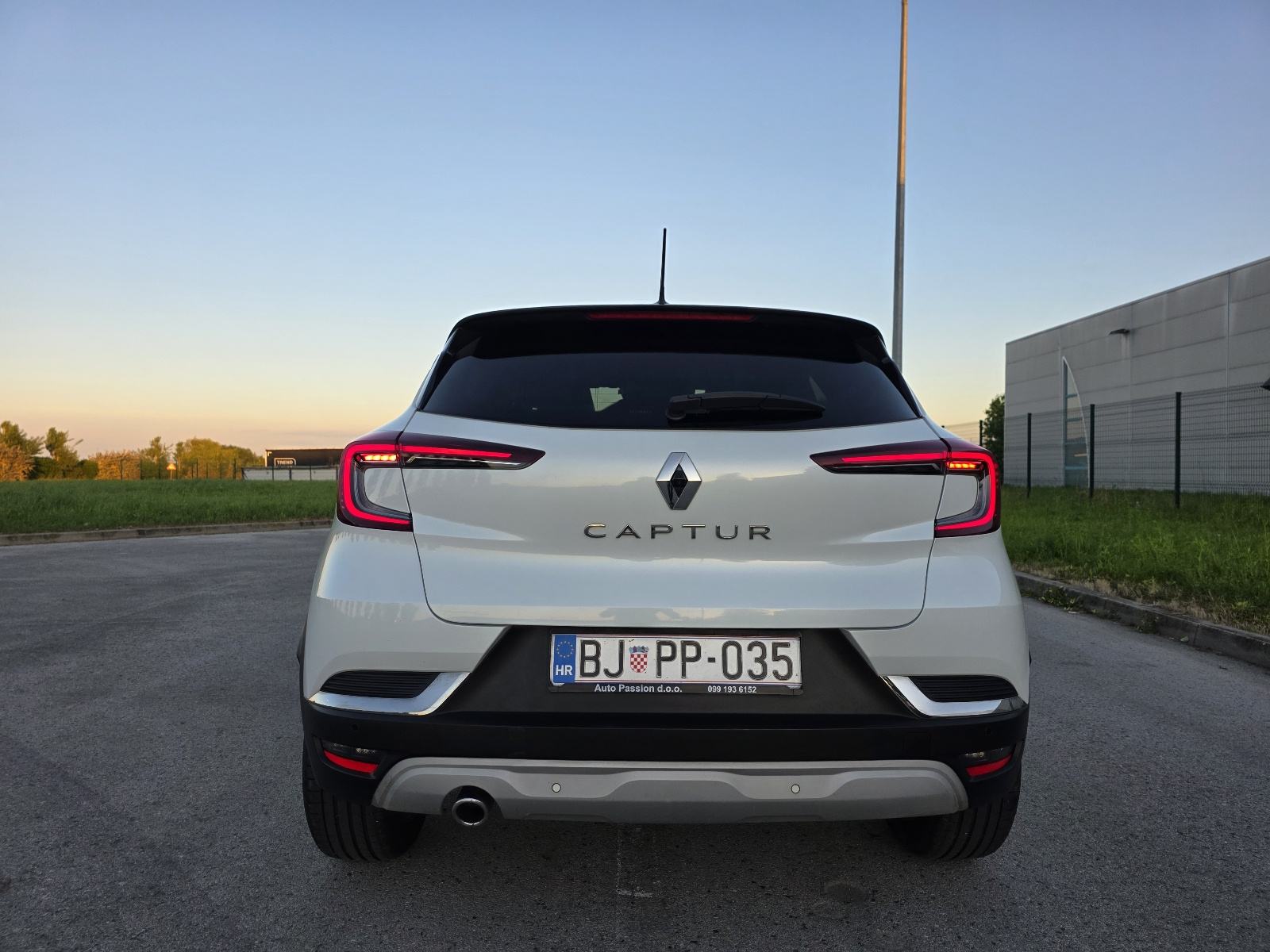 Renault Captur 1.3 TCe 160ks, Automatik EDC, Perla bijeli, INTENS, fotografija 7