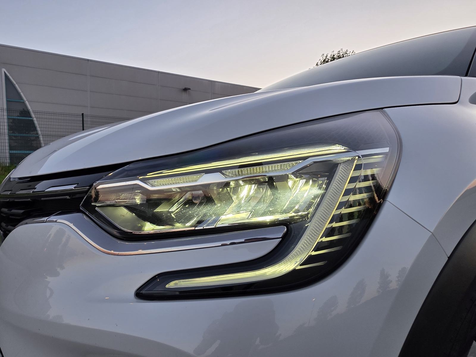 Renault Captur 1.3 TCe 160ks, Automatik EDC, Perla bijeli, INTENS, fotografija 17
