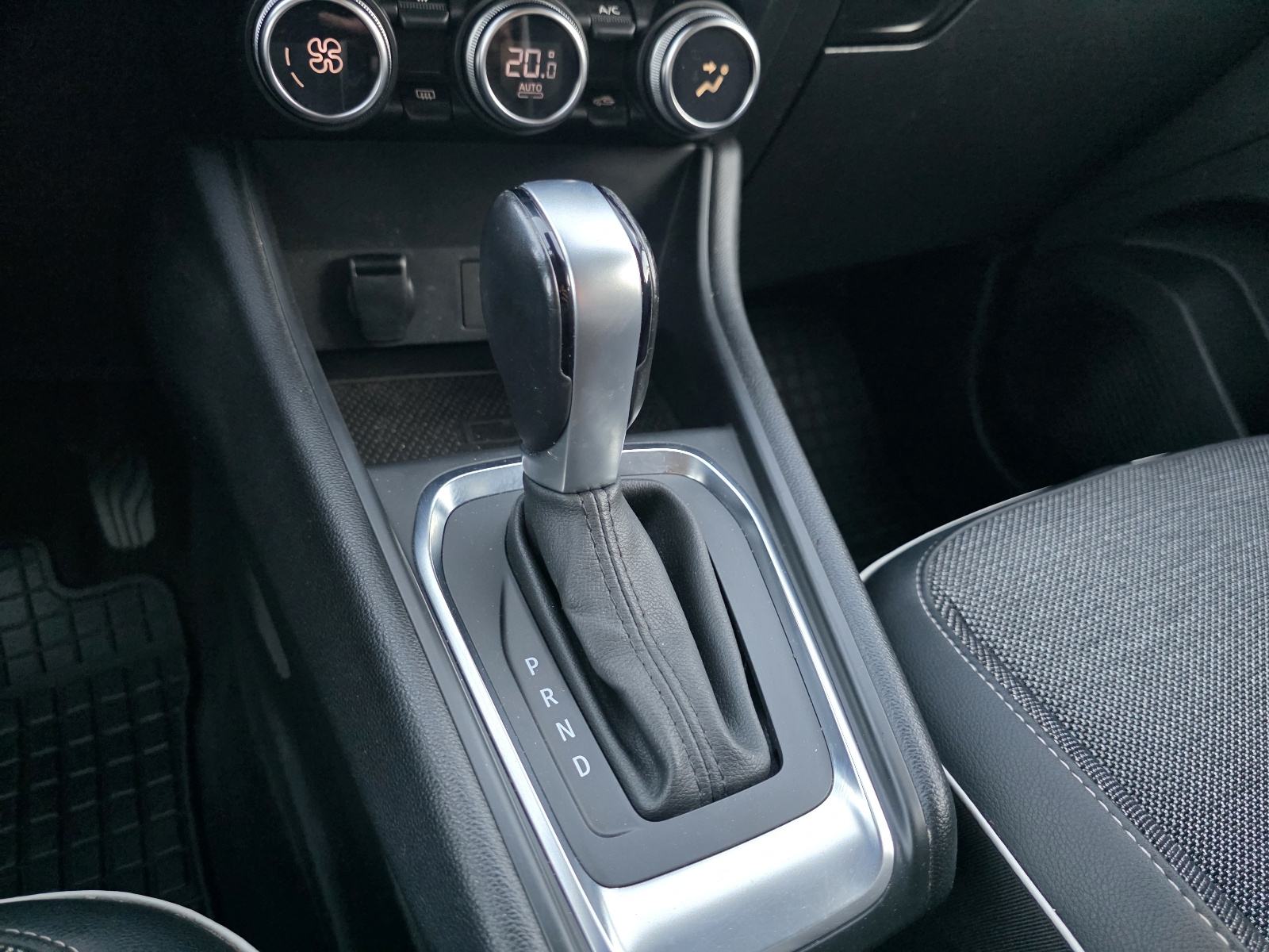 Renault Captur 1.3 TCe 160ks, Automatik EDC, Perla bijeli, INTENS, fotografija 14