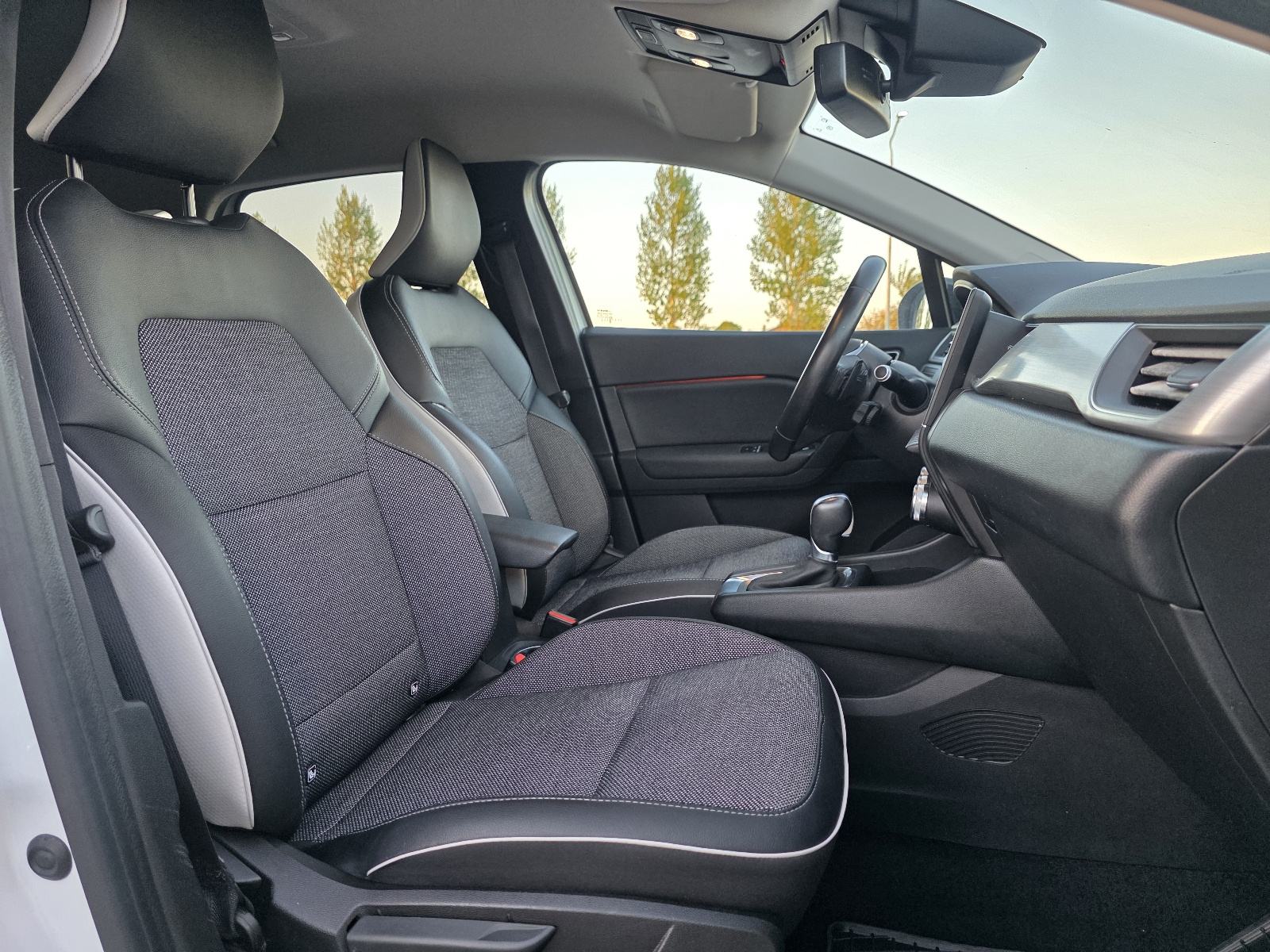 Renault Captur 1.3 TCe 160ks, Automatik EDC, Perla bijeli, INTENS, fotografija 12