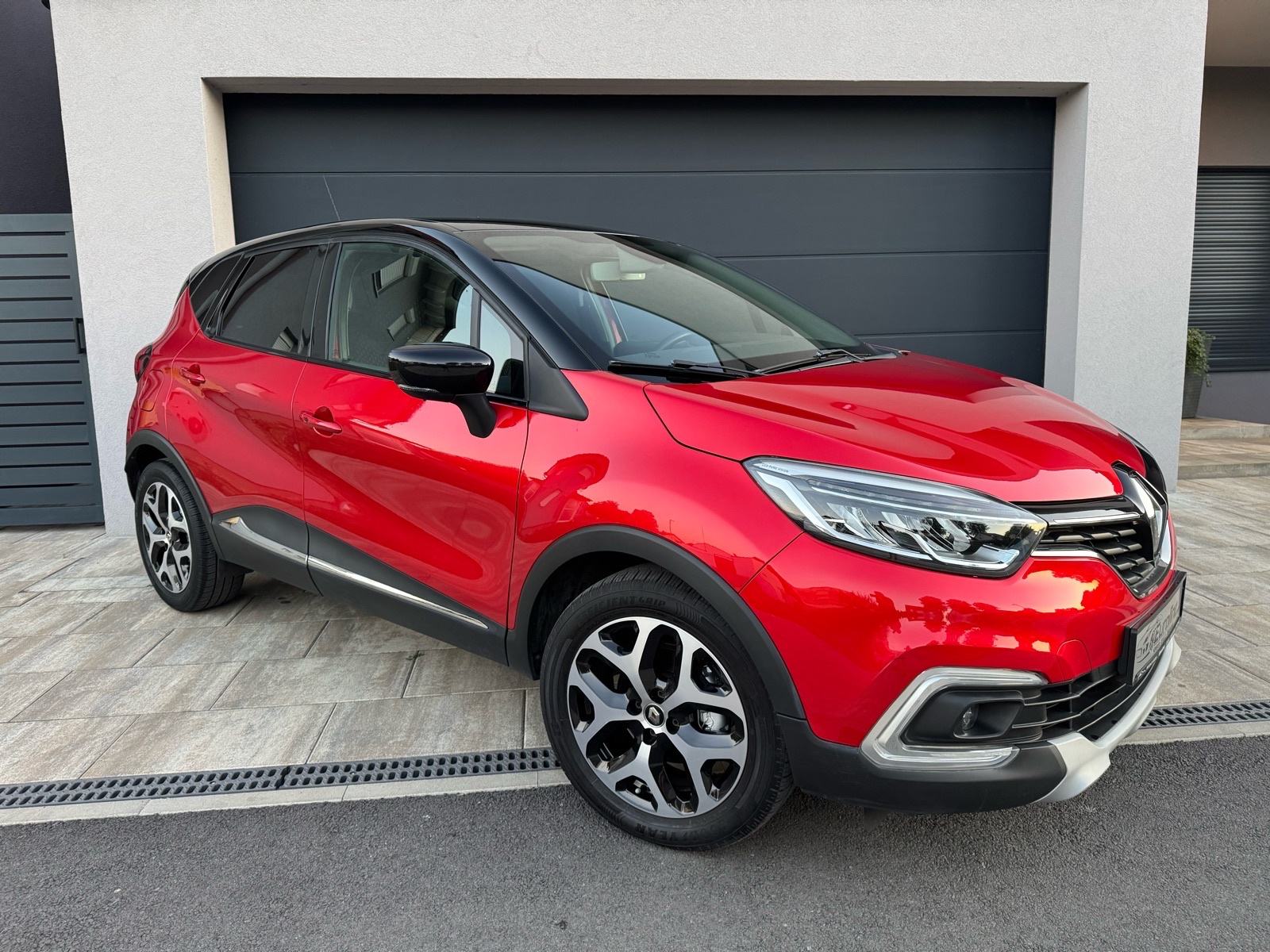 Renault Captur 1.3 TCe - INTENS, KAMERA, JAMSTVO, KREDIT, LEASING, fotografija 11