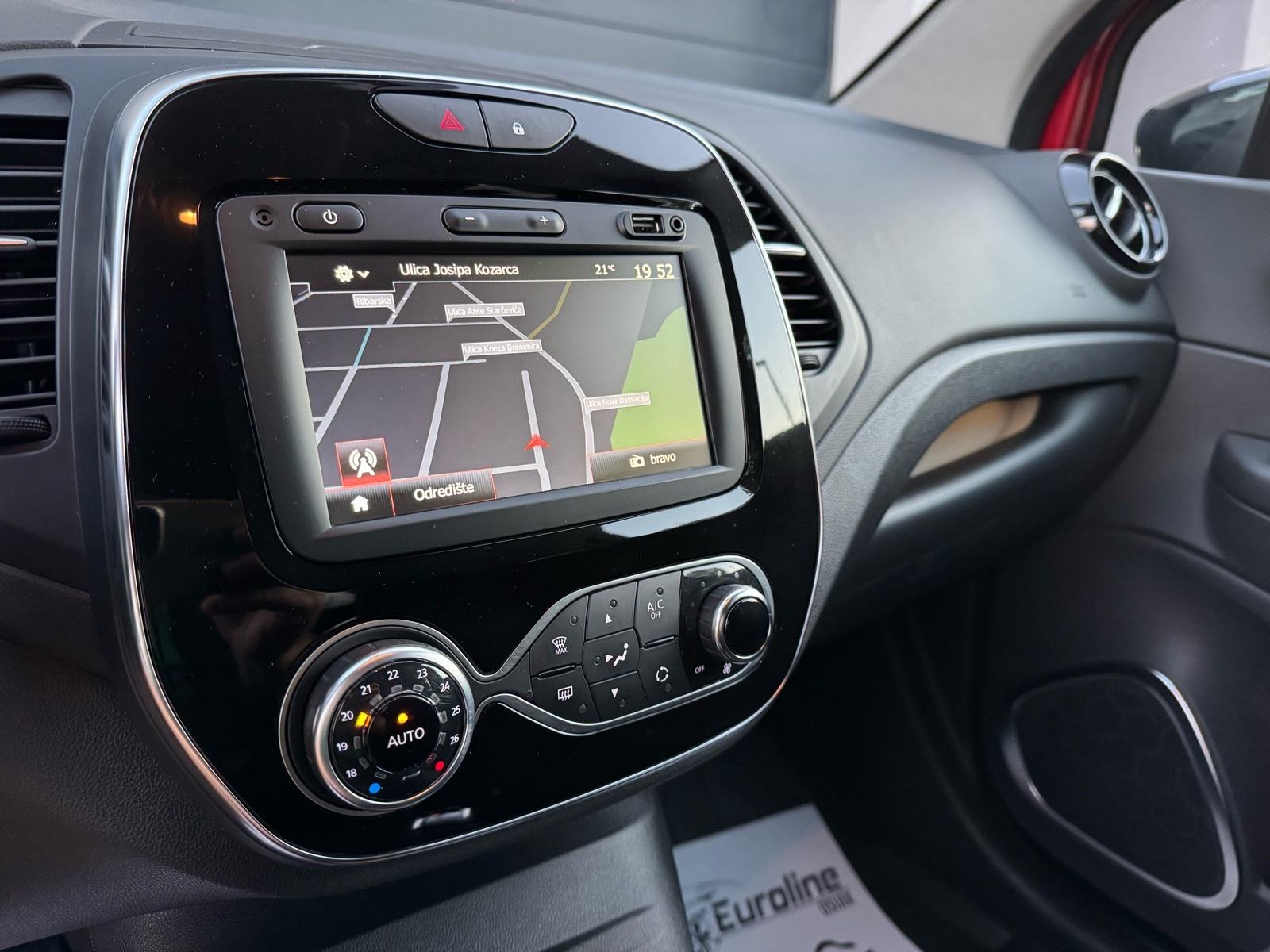 Renault Captur 1.3 TCe - INTENS, KAMERA, JAMSTVO, KREDIT, LEASING, fotografija 20