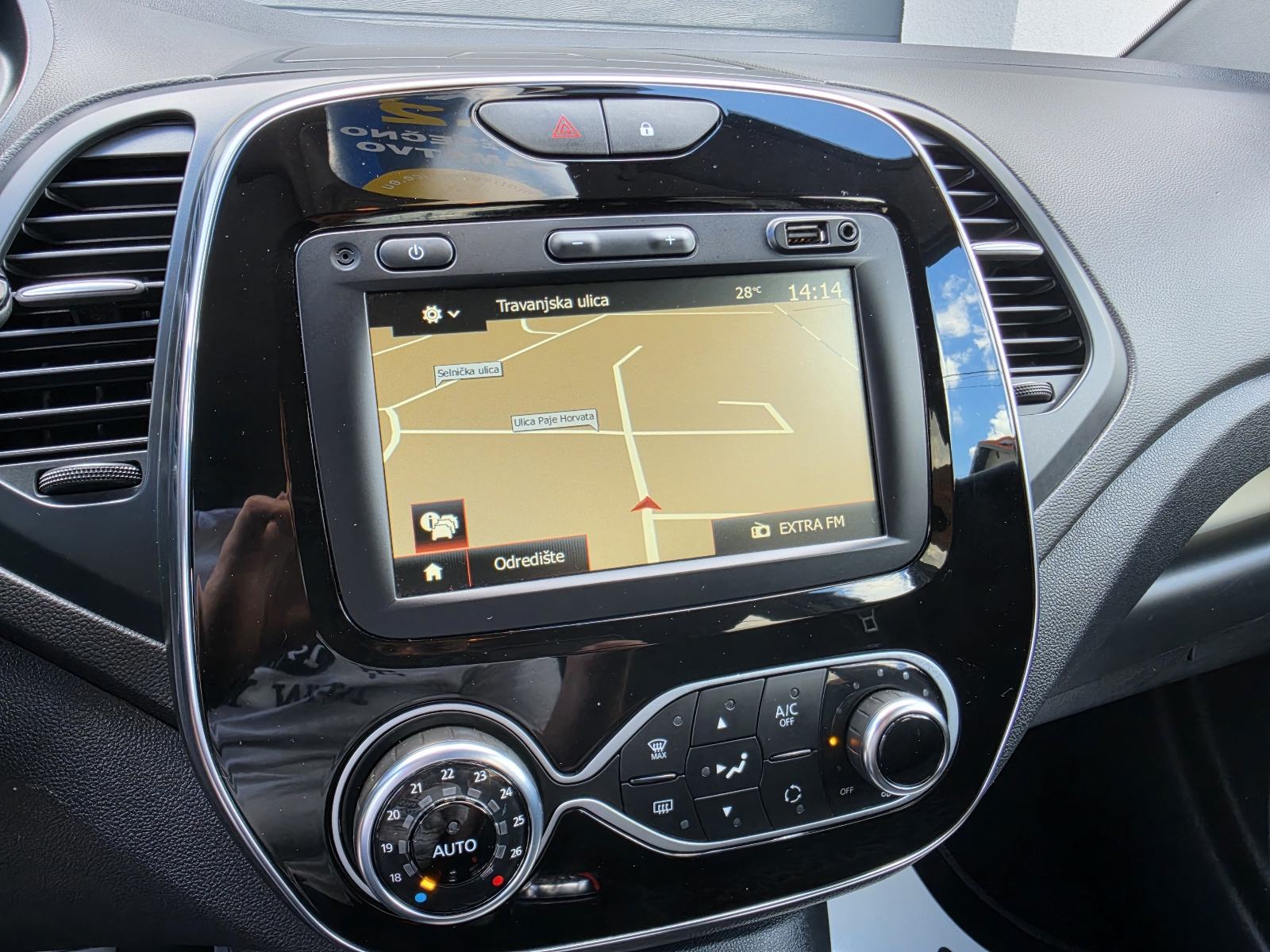 Renault Captur 1.3 TCe LIMITED DVOBOJAN KEYLESS NAVI *63TKM GARANCIJA*, fotografija 11