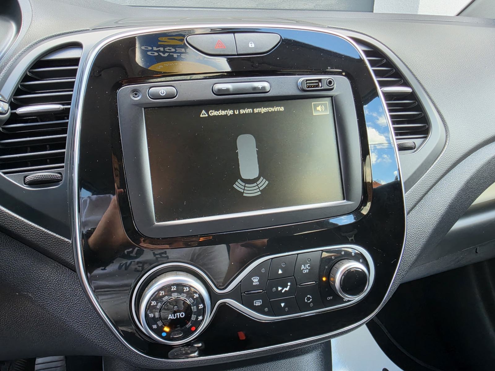 Renault Captur 1.3 TCe LIMITED DVOBOJAN KEYLESS NAVI *63TKM GARANCIJA*, fotografija 12