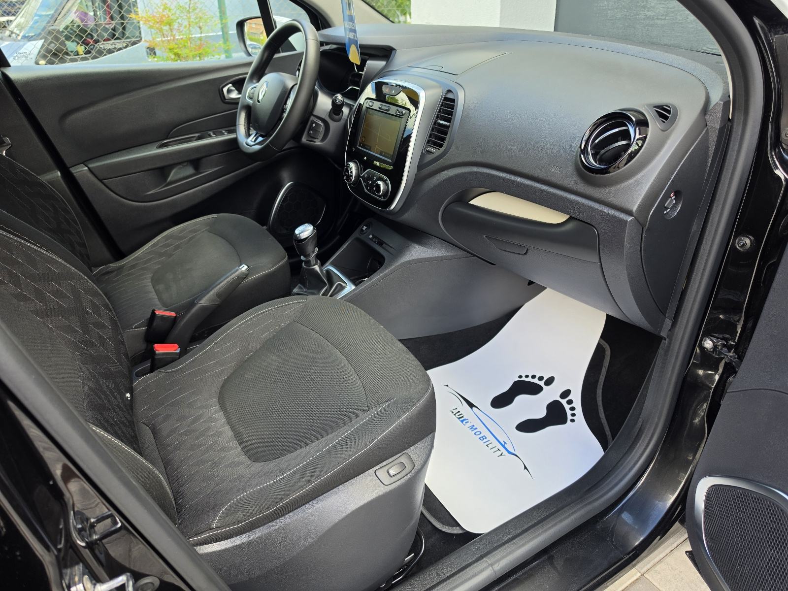 Renault Captur 1.3 TCe LIMITED DVOBOJAN KEYLESS NAVI *63TKM GARANCIJA*, fotografija 13