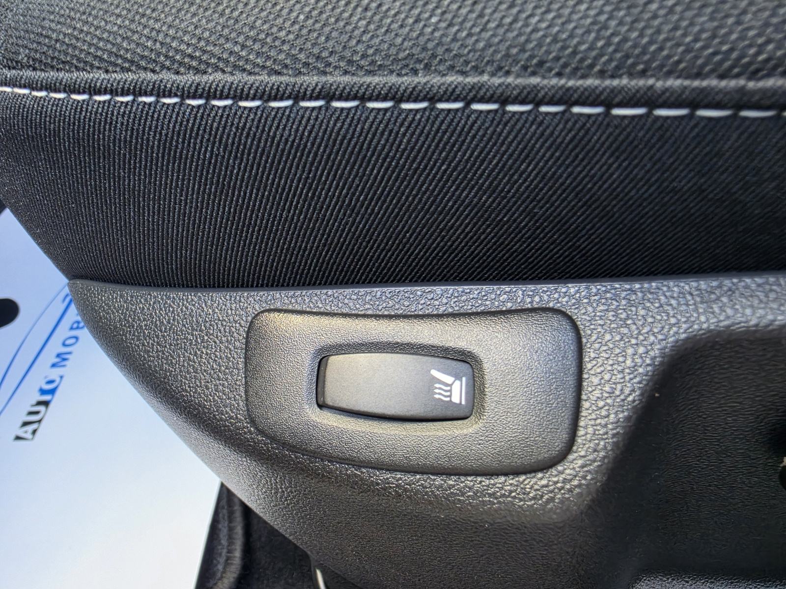 Renault Captur 1.3 TCe LIMITED DVOBOJAN KEYLESS NAVI *63TKM GARANCIJA*, fotografija 15