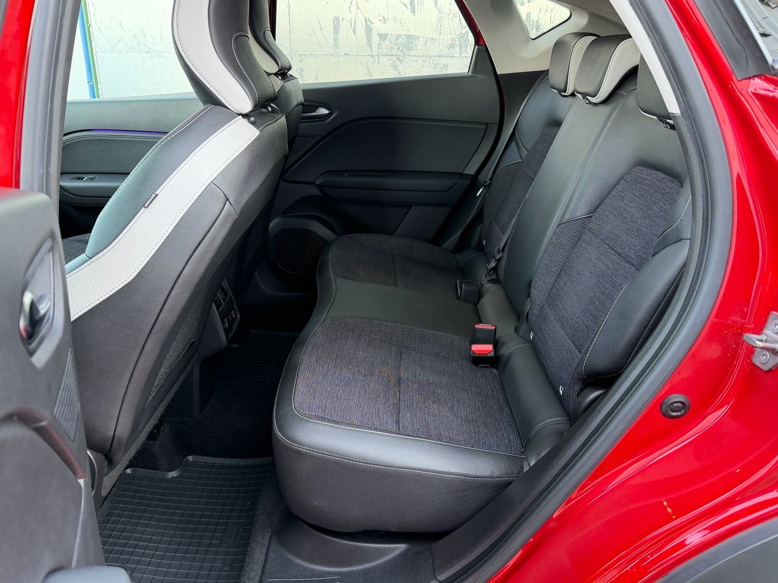 Renault Captur 1,3 TCe Techno-Automatik, fotografija 9