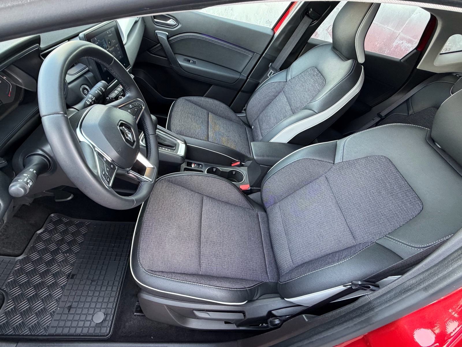 Renault Captur 1,3 TCe Techno-Automatik, fotografija 13