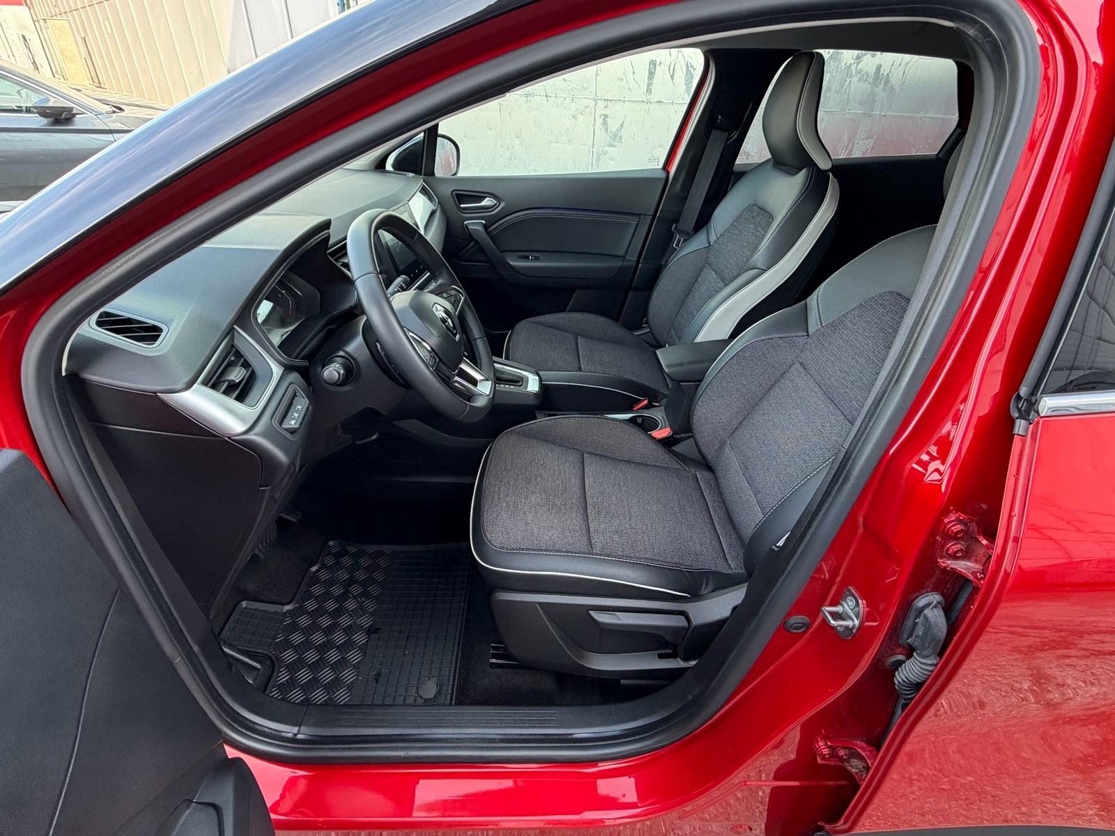 Renault Captur 1,3 TCe Techno-Automatik, fotografija 14