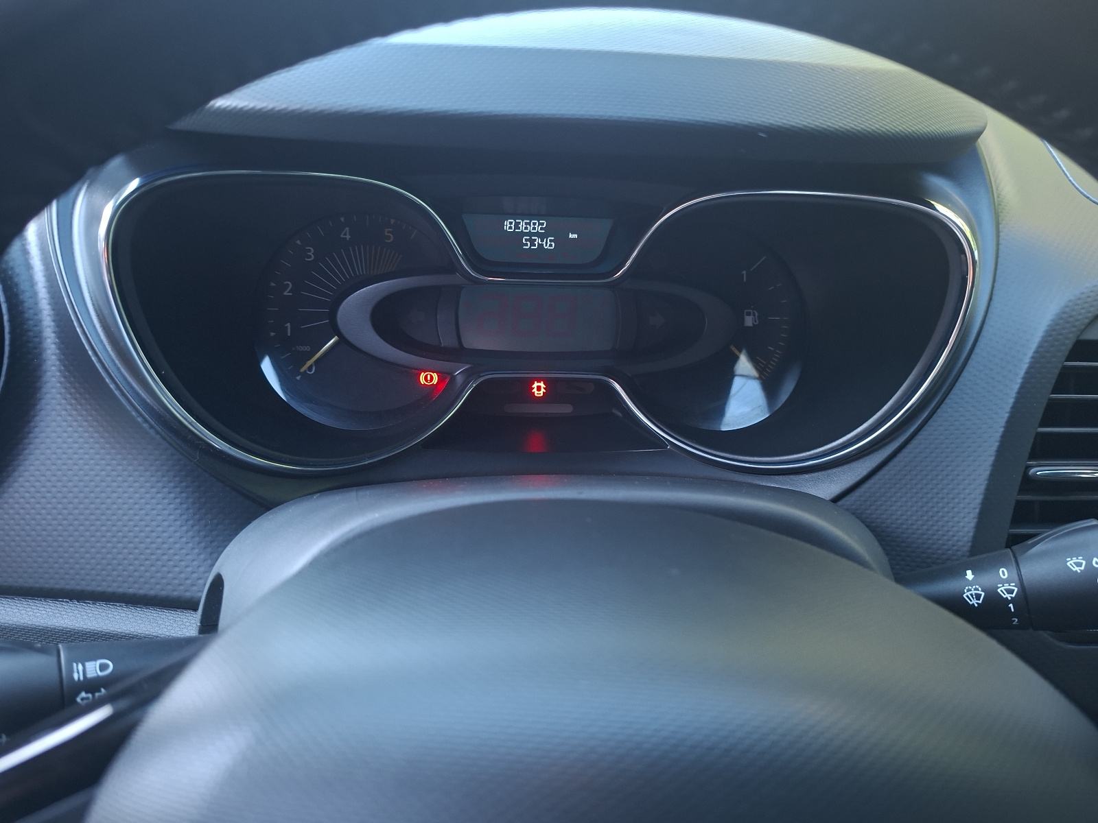 Renault Captur 1.5 dCi (2014.) – 66 kW/90 KS | Reg. 06/2027, fotografija 19
