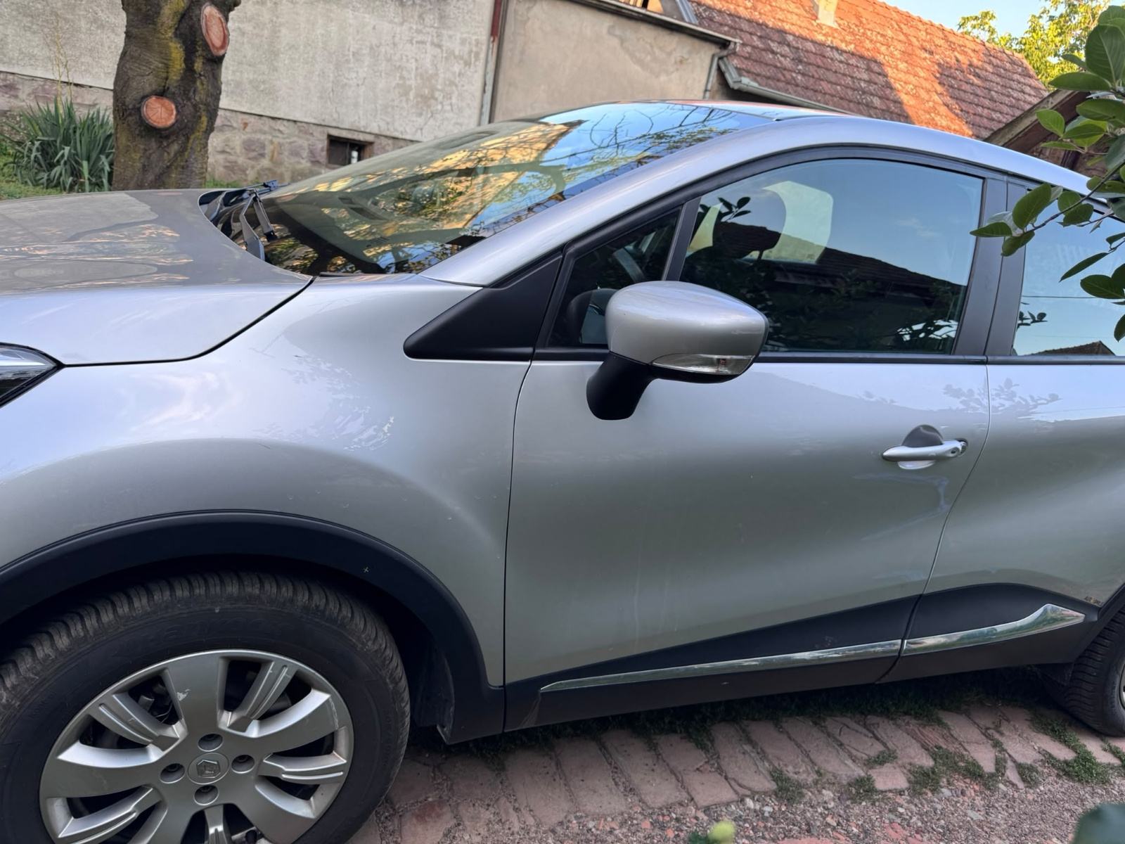Renault Captur 1.5 dCi (2014.) – 66 kW/90 KS | Reg. 06/2027, fotografija 2