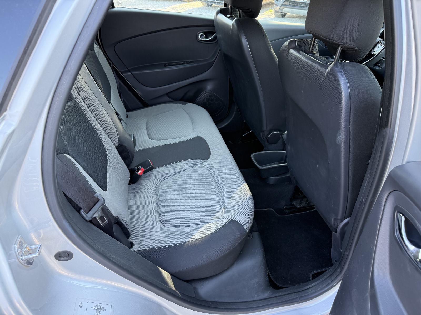 Renault Captur 1.5 dCi 2016. Godina - 84 500 KM - ZEN Package - Top !, fotografija 13