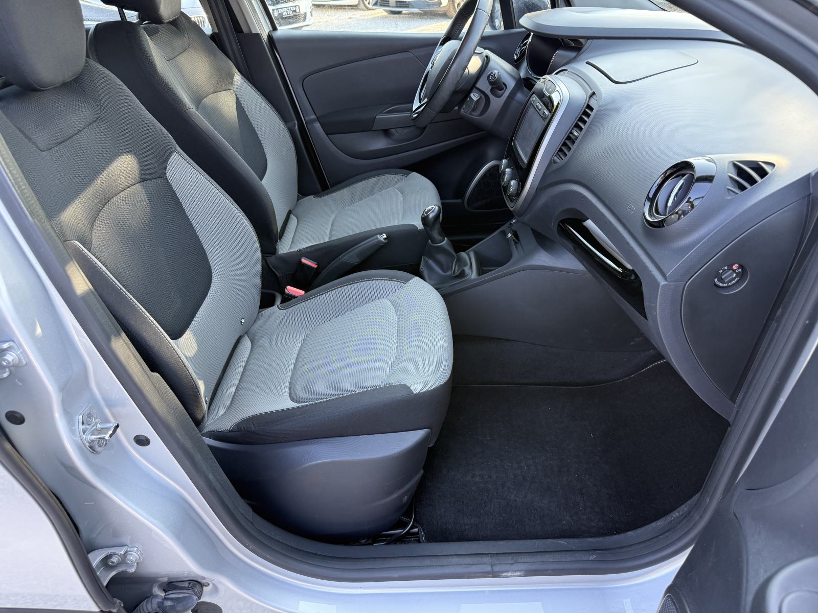 Renault Captur 1.5 dCi 2016. Godina - 84 500 KM - ZEN Package - Top !, fotografija 12