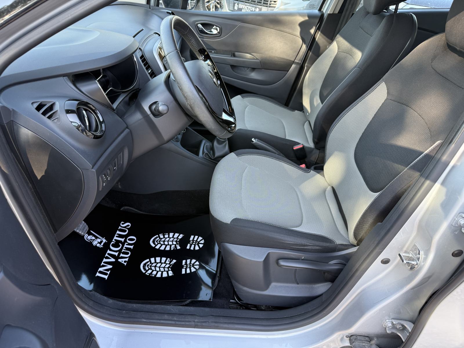 Renault Captur 1.5 dCi 2016. Godina - 84 500 KM - ZEN Package - Top !, fotografija 9