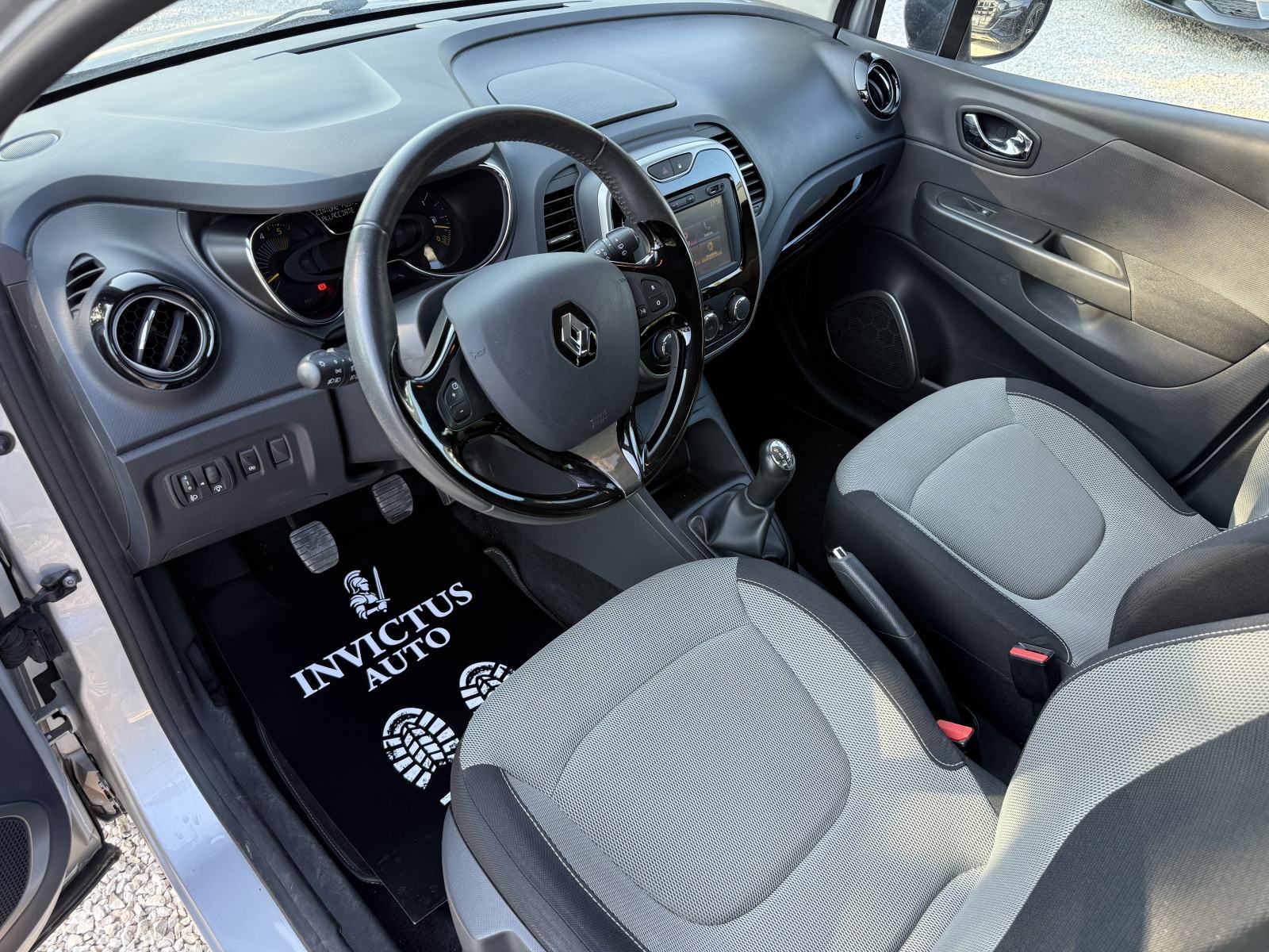 Renault Captur 1.5 dCi 2016. Godina - 84 500 KM - ZEN Package - Top !, fotografija 8