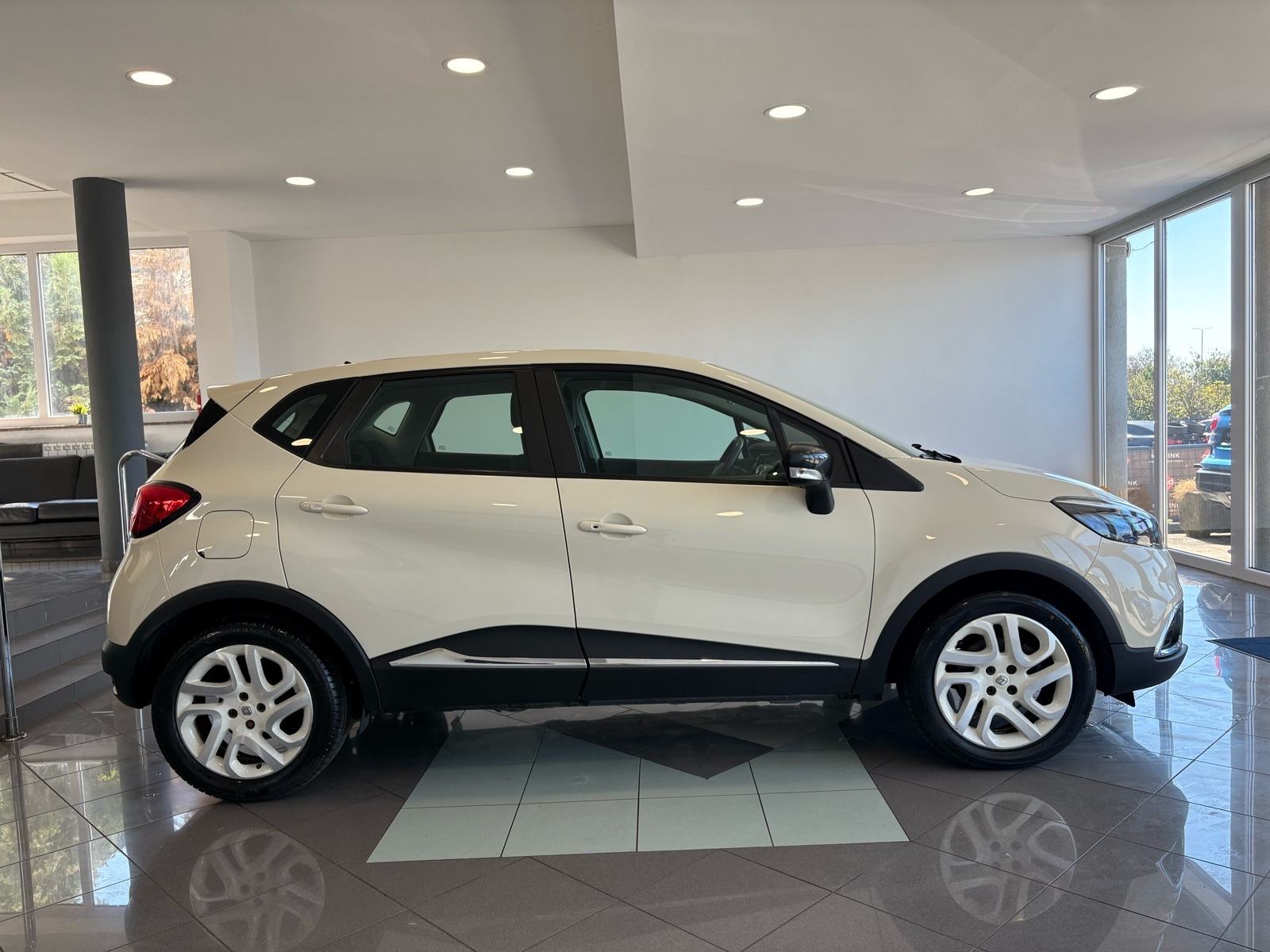 Renault Captur 1,5 dCi 90 Energy Zen, fotografija 7