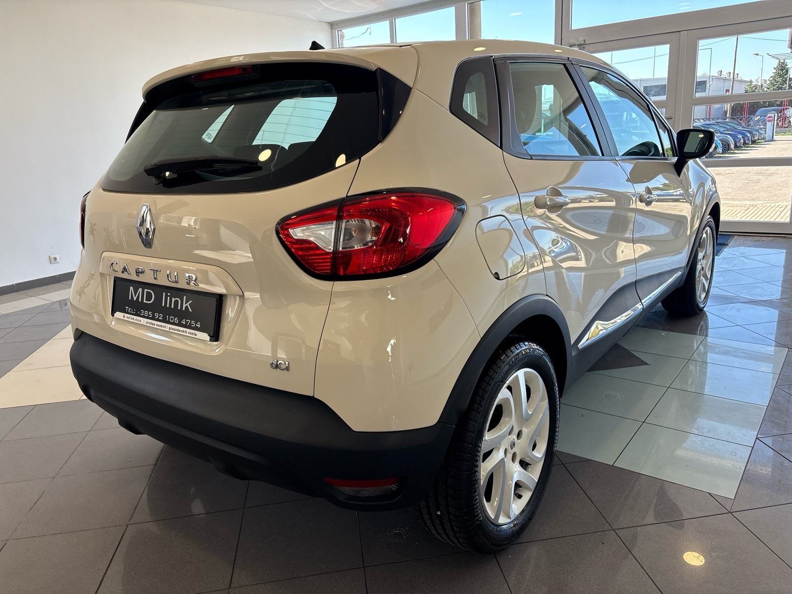 Renault Captur 1,5 dCi 90 Energy Zen, fotografija 6