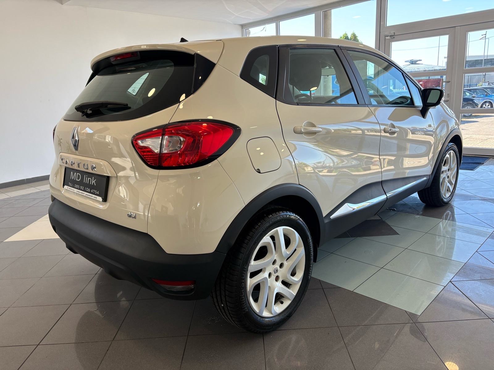 Renault Captur 1,5 dCi 90 Energy Zen, fotografija 17