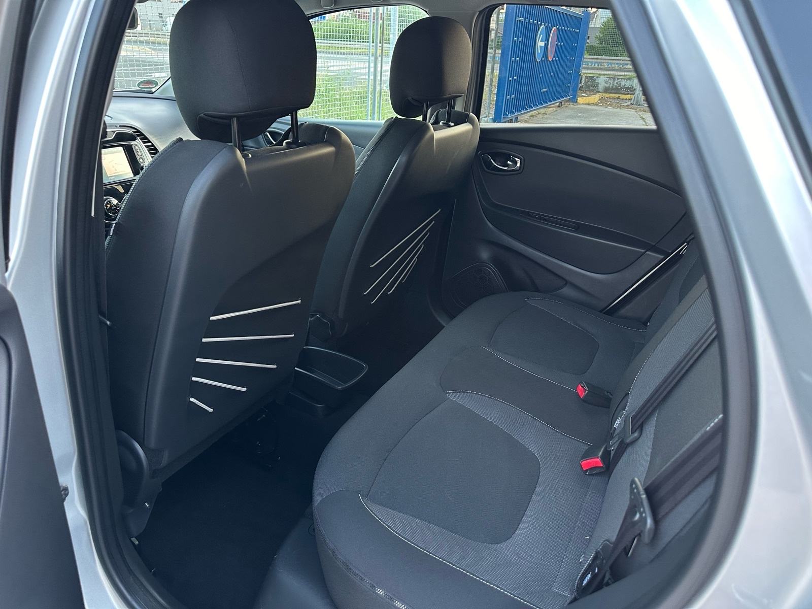 Renault Captur 1.5 dCi 90 KS *LUXE* *NAVI* *TEMP* *TOP STANJE*, fotografija 17
