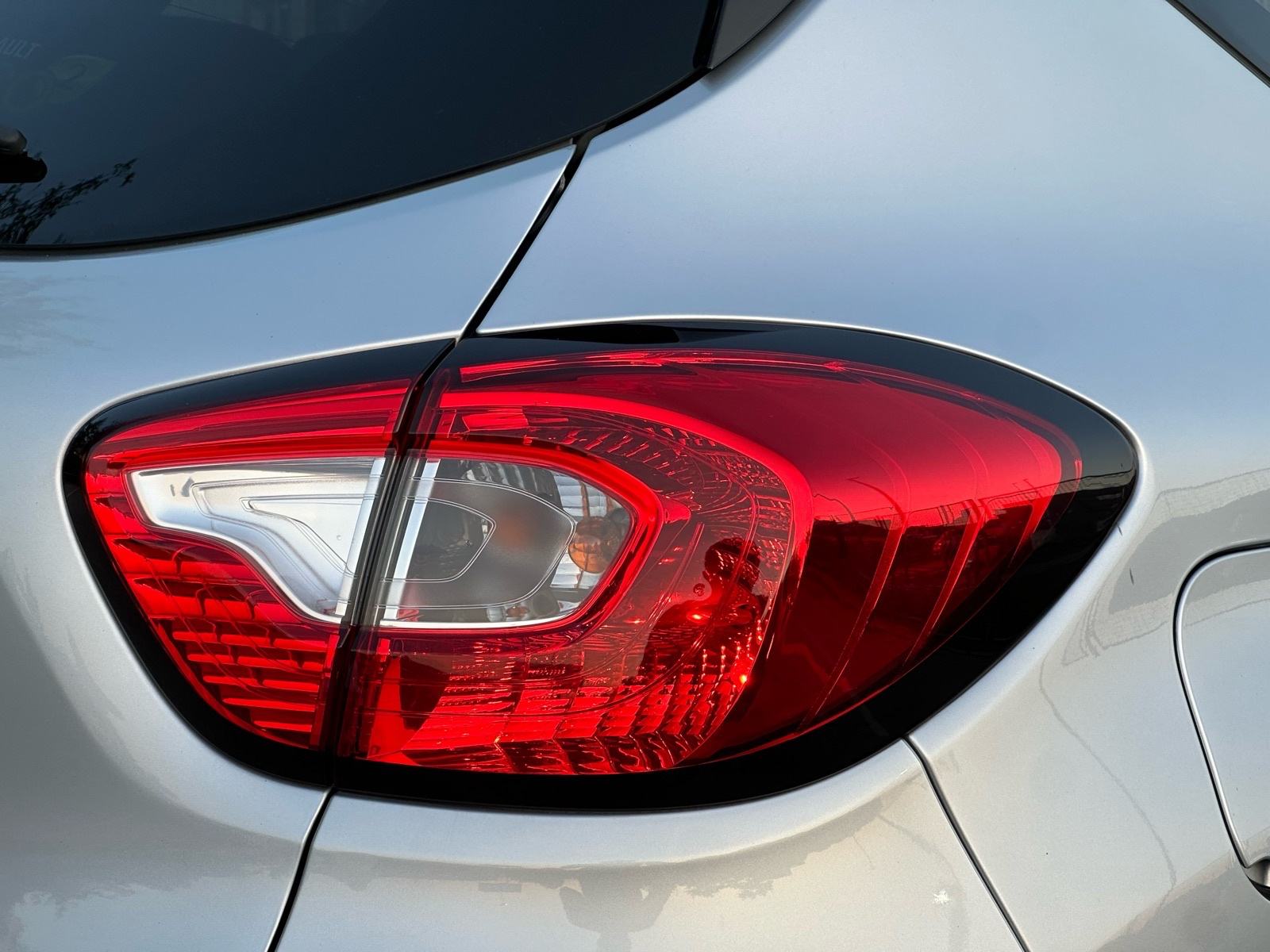 Renault Captur 1.5 dCi 90 KS *LUXE* *NAVI* *TEMP* *TOP STANJE*, fotografija 11