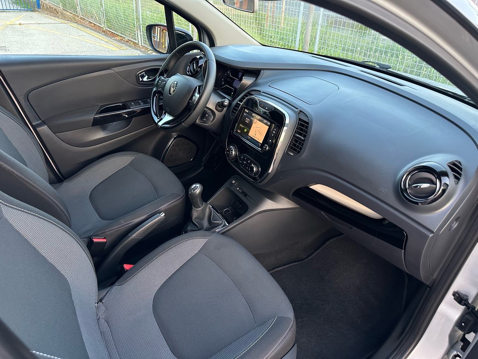 Renault Captur 1.5 dCi 90 KS *LUXE* *NAVI* *TEMP* *TOP STANJE*, fotografija 16