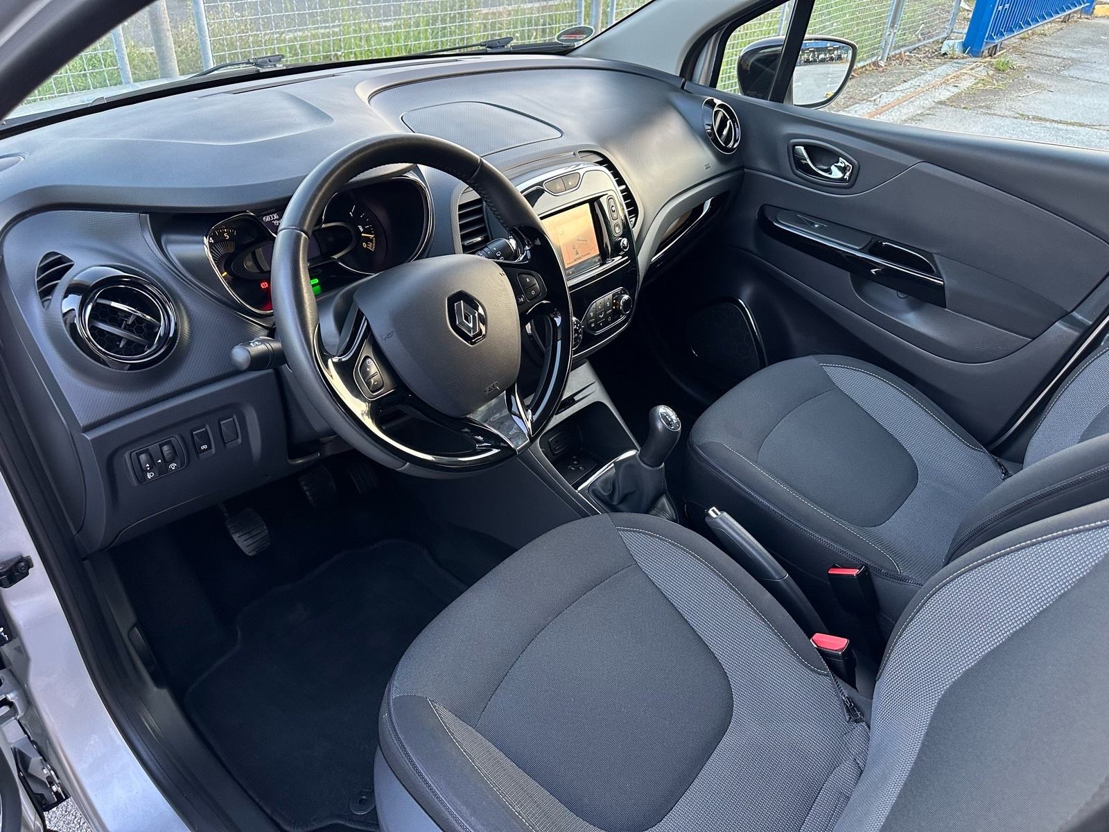 Renault Captur 1.5 dCi 90 KS *LUXE* *NAVI* *TEMP* *TOP STANJE*, fotografija 14