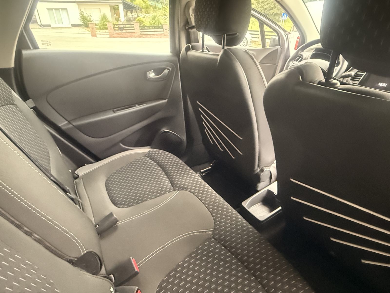 Renault Captur⭐1.5 dCi 90⭐ navigacija⭐ automatska klima⭐tempomat⭐, fotografija 9