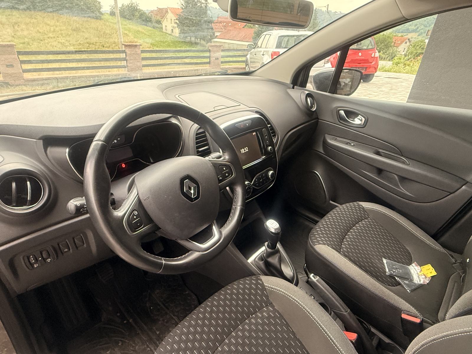 Renault Captur⭐1.5 dCi 90⭐ navigacija⭐ automatska klima⭐tempomat⭐, fotografija 5