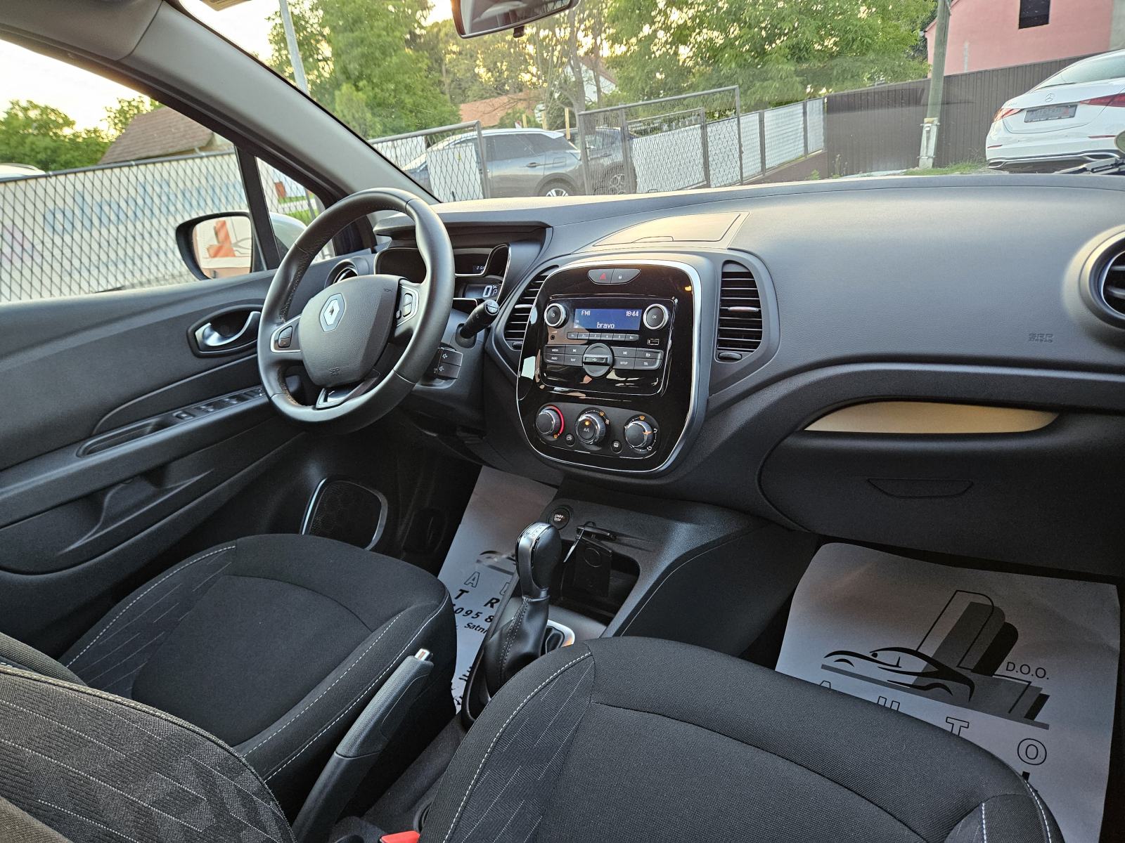 Renault Captur 1.5 dCi AUTOMATIC,LEASING BEZ UČEŠĆA I BEZ JAMACA, fotografija 14
