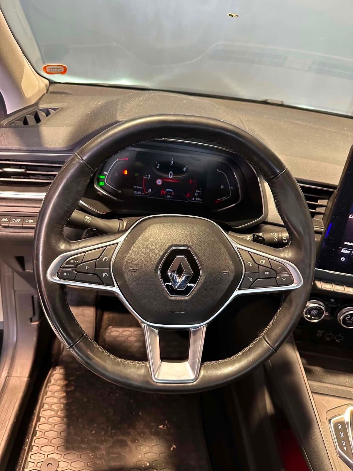 Renault Captur 1.5 dCi - AUTOMATIK - INTENS - VIRTUAL - LEASING, fotografija 9