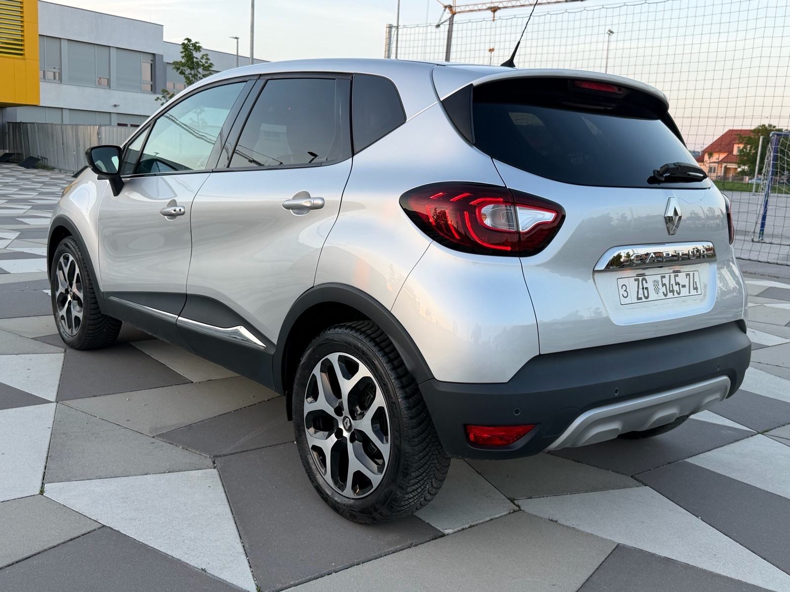 Renault Captur 1.5 DCI Intens AUTOMATIK - LED KAMERA NAVI *POTVRDA KM*, fotografija 12