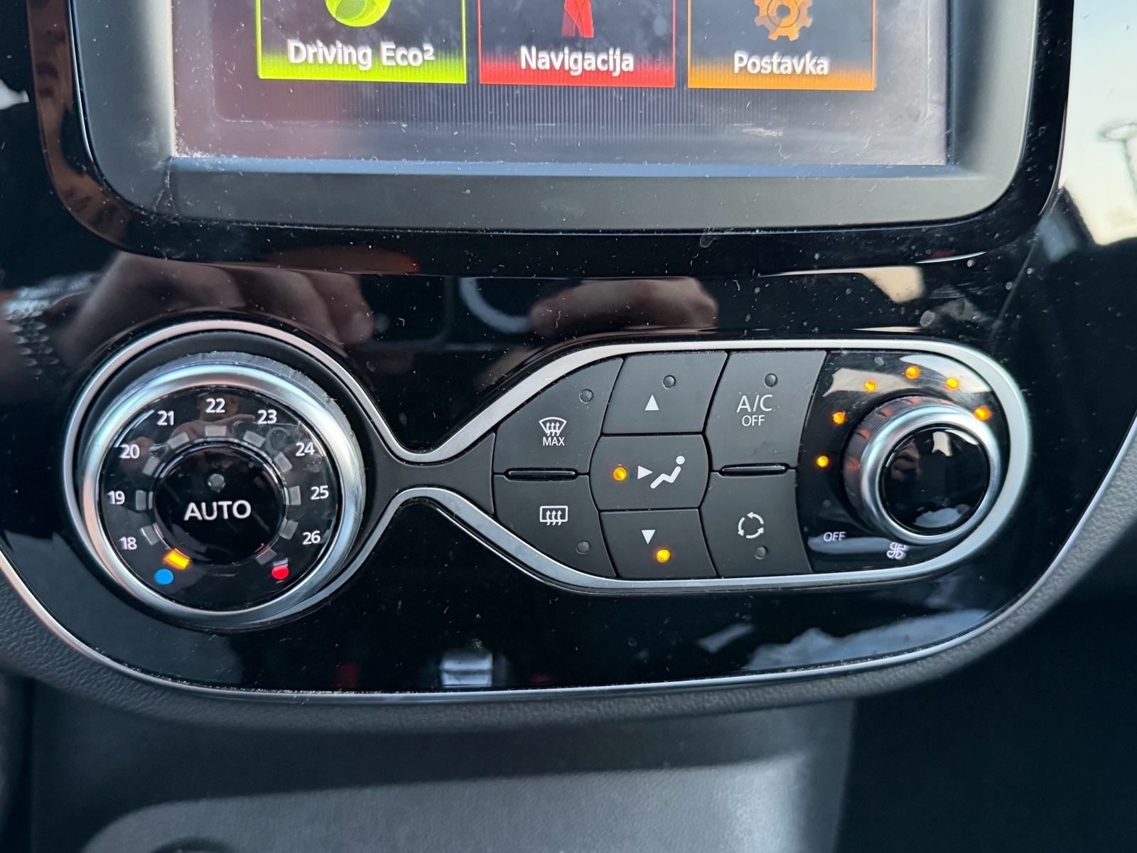Renault Captur 1.5 DCI Intens AUTOMATIK - LED KAMERA NAVI *POTVRDA KM*, fotografija 18