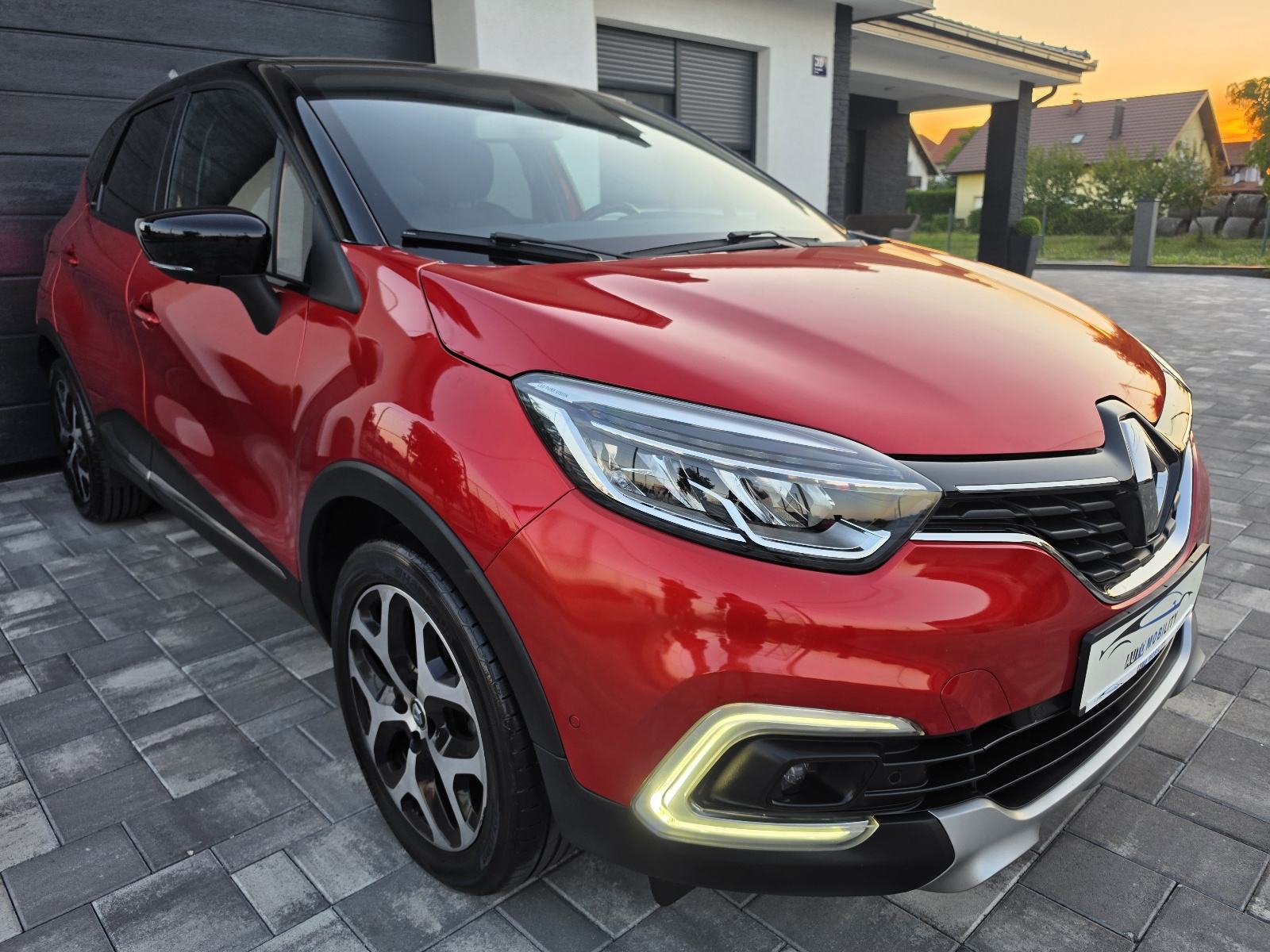 Renault Captur 1.5 dCi INTENS FULL LED KAMERA 81 KW **GARANCIJA**, fotografija 3