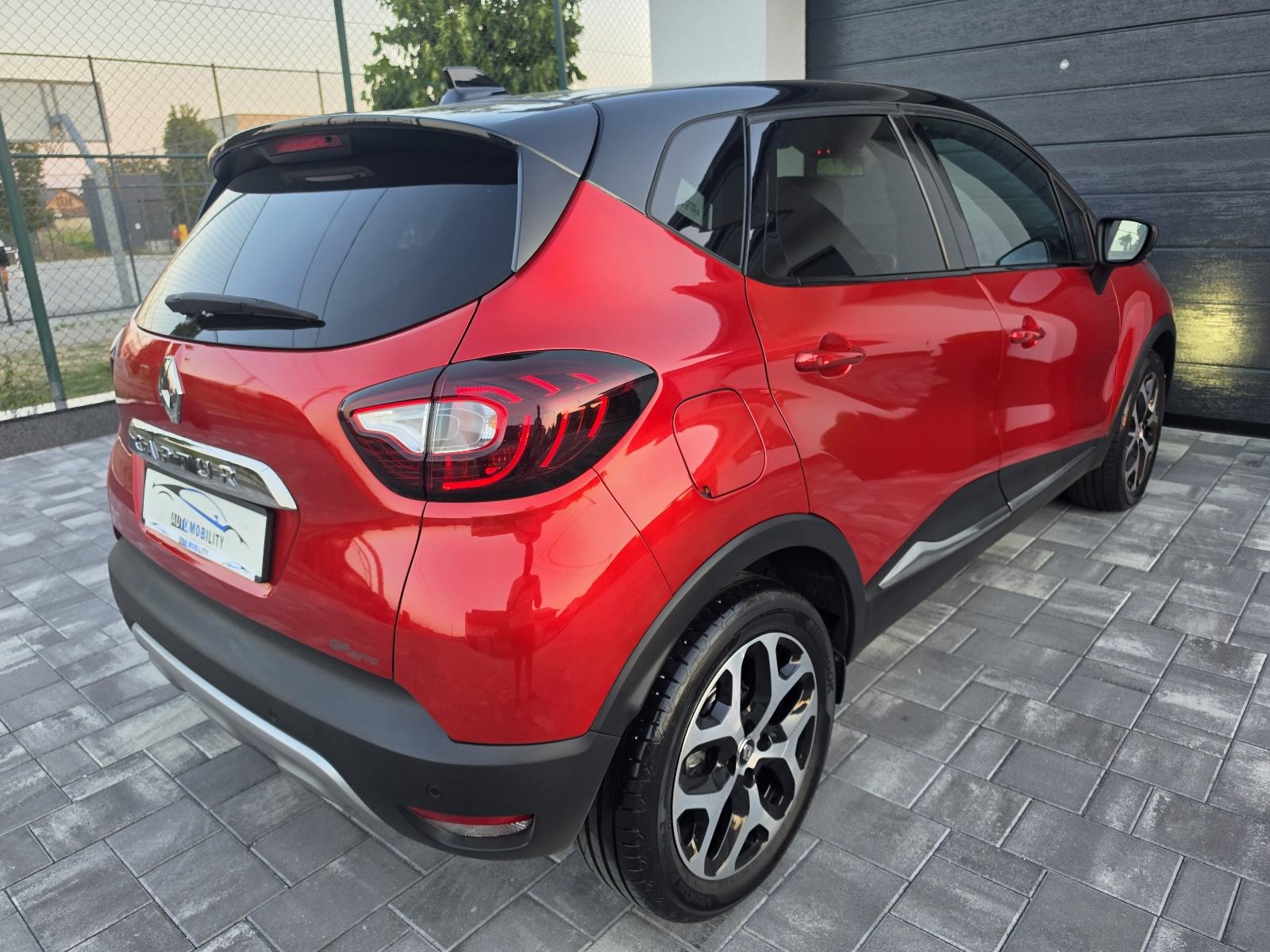 Renault Captur 1.5 dCi INTENS FULL LED KAMERA 81 KW **GARANCIJA**, fotografija 4