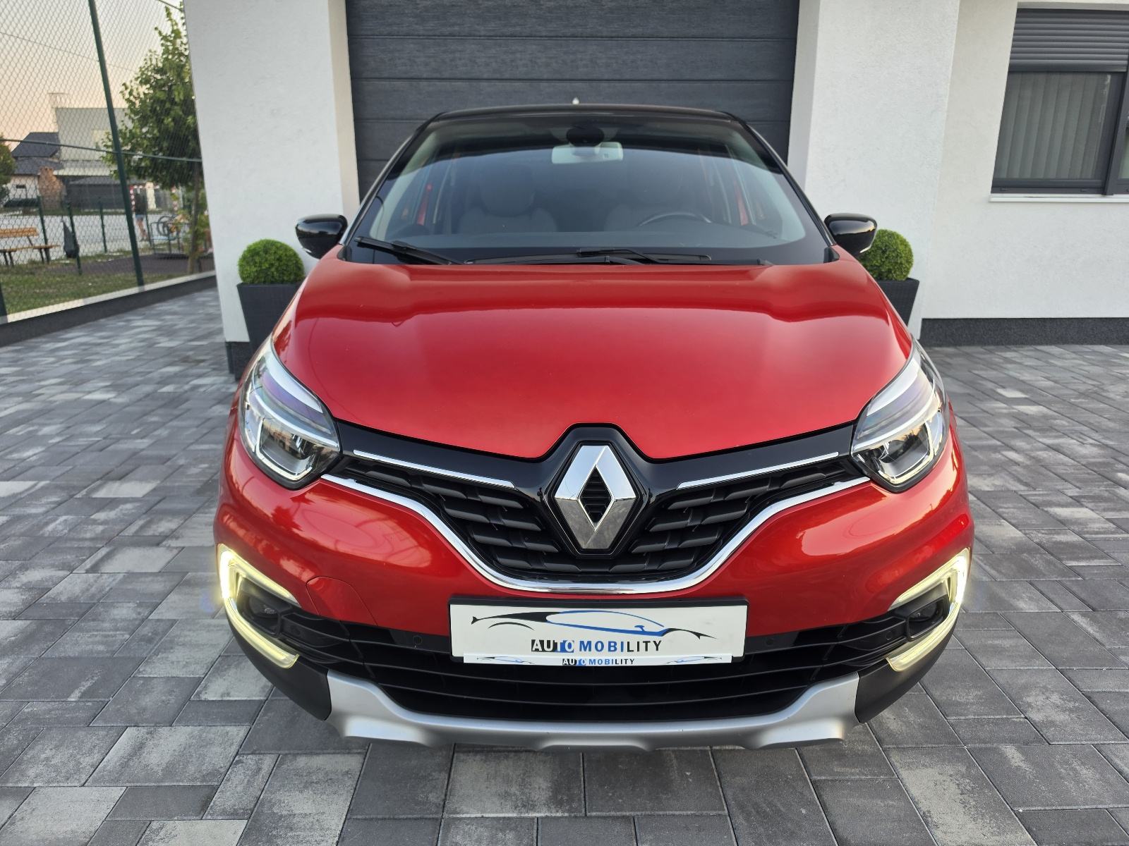 Renault Captur 1.5 dCi INTENS FULL LED KAMERA 81 KW **GARANCIJA**, fotografija 2