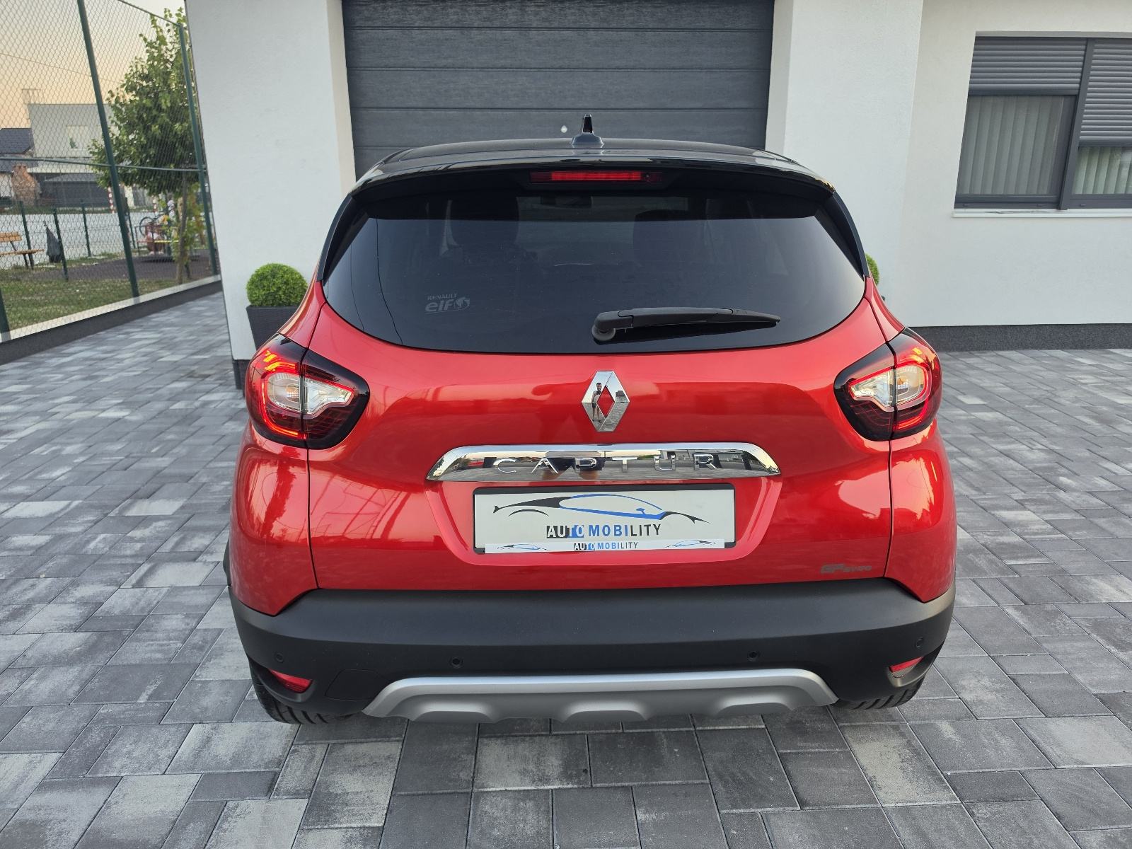 Renault Captur 1.5 dCi INTENS FULL LED KAMERA 81 KW **GARANCIJA**, fotografija 5