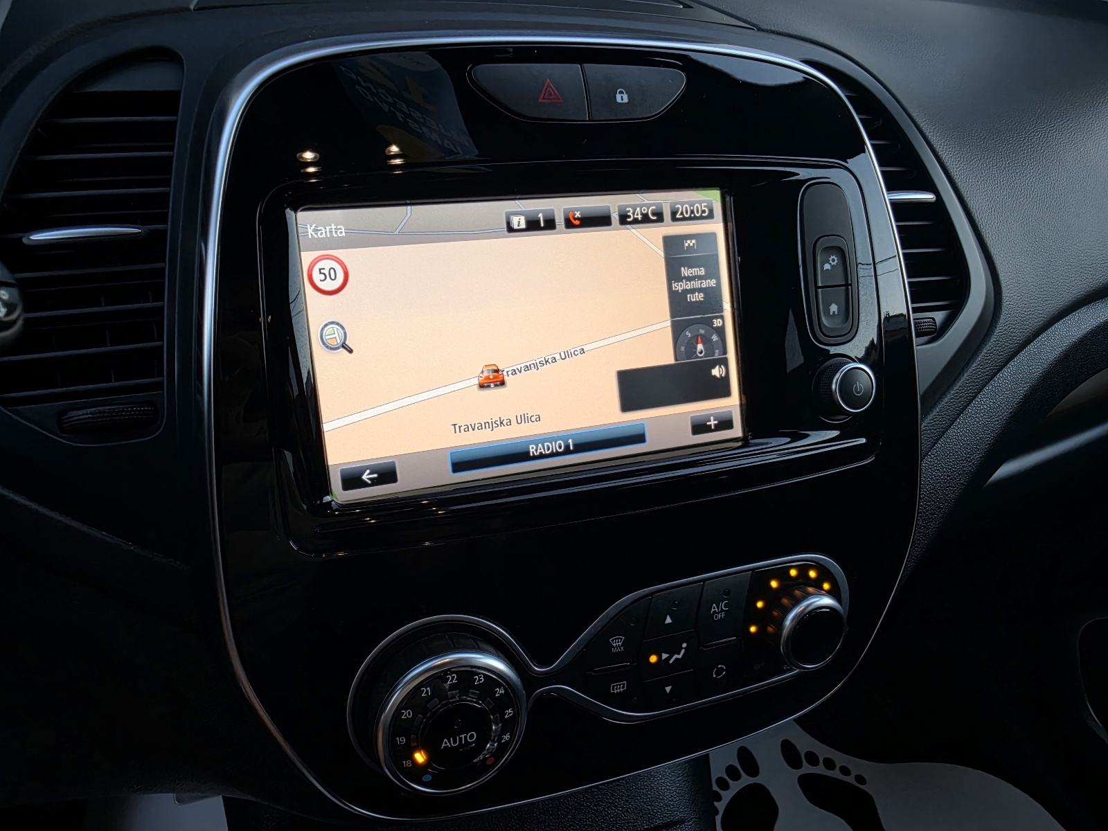 Renault Captur 1.5 dCi INTENS FULL LED KAMERA 81 KW **GARANCIJA**, fotografija 14